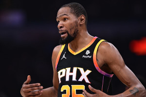 Suns' Kevin Durant Reacts to Fan Saying 'He Has No Place He Can Call Home' in NBA