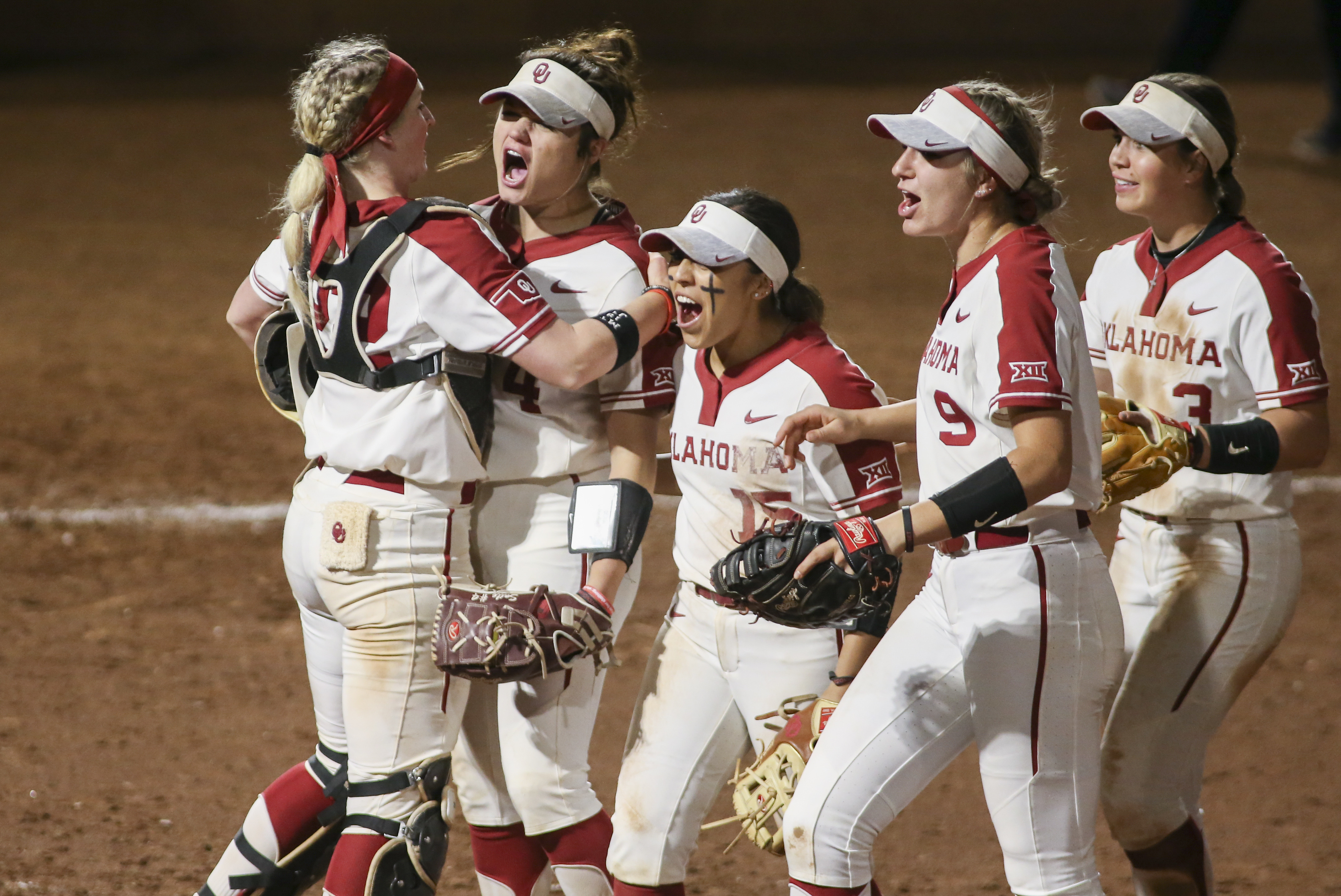 2015 Softball Women's College World Series Bracket - College and Magnolia