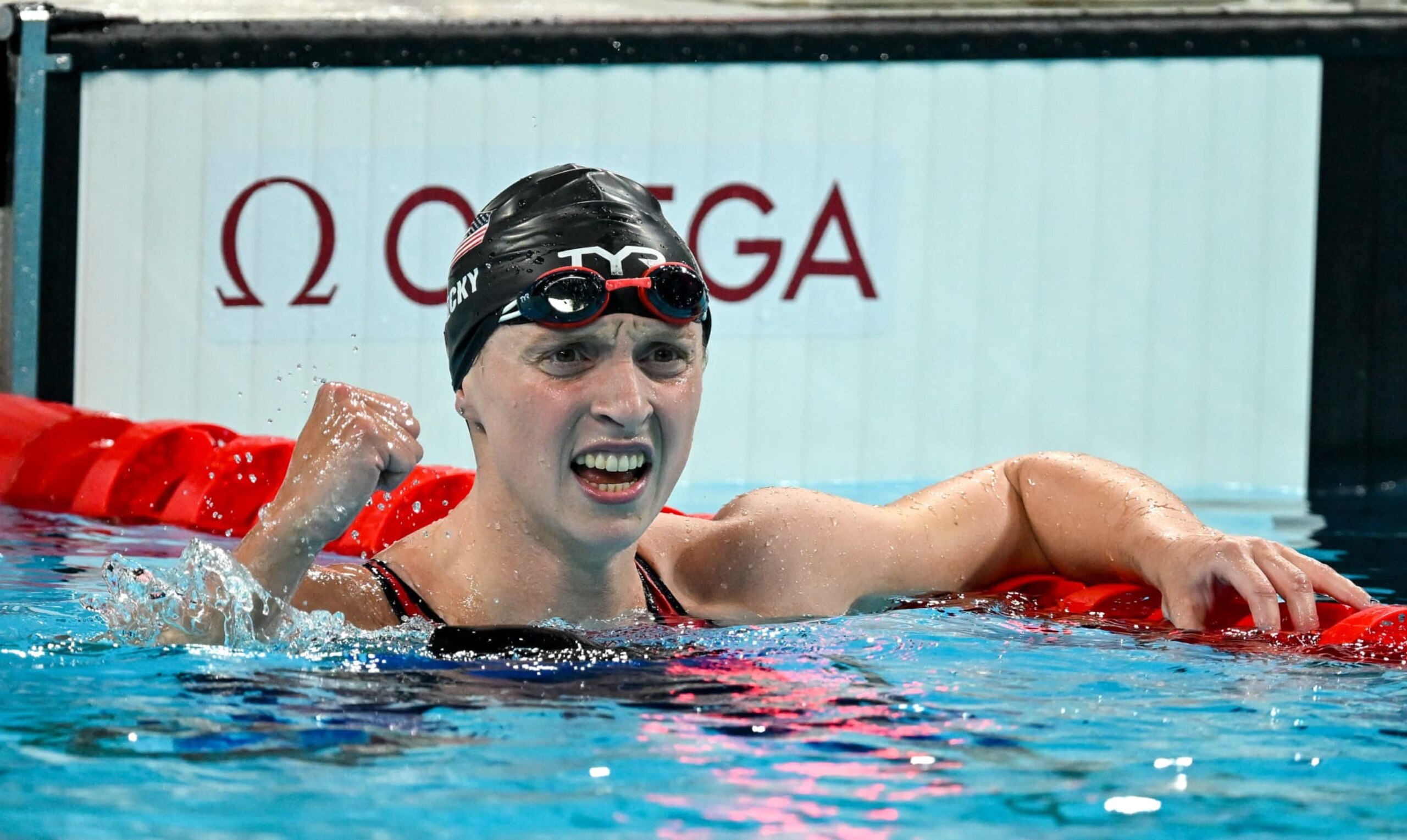Paris , France - 31 July 2024; Katie Ledecky of Team USA celebrates winning gold in the women's 1500m freestyle final in a new Olympic record time of 15:30.02 at the Paris La Défense Arena during the 2024 Paris Summer Olympic Games in Paris, France. (Photo By Brendan Moran/Sportsfile via Getty Images)