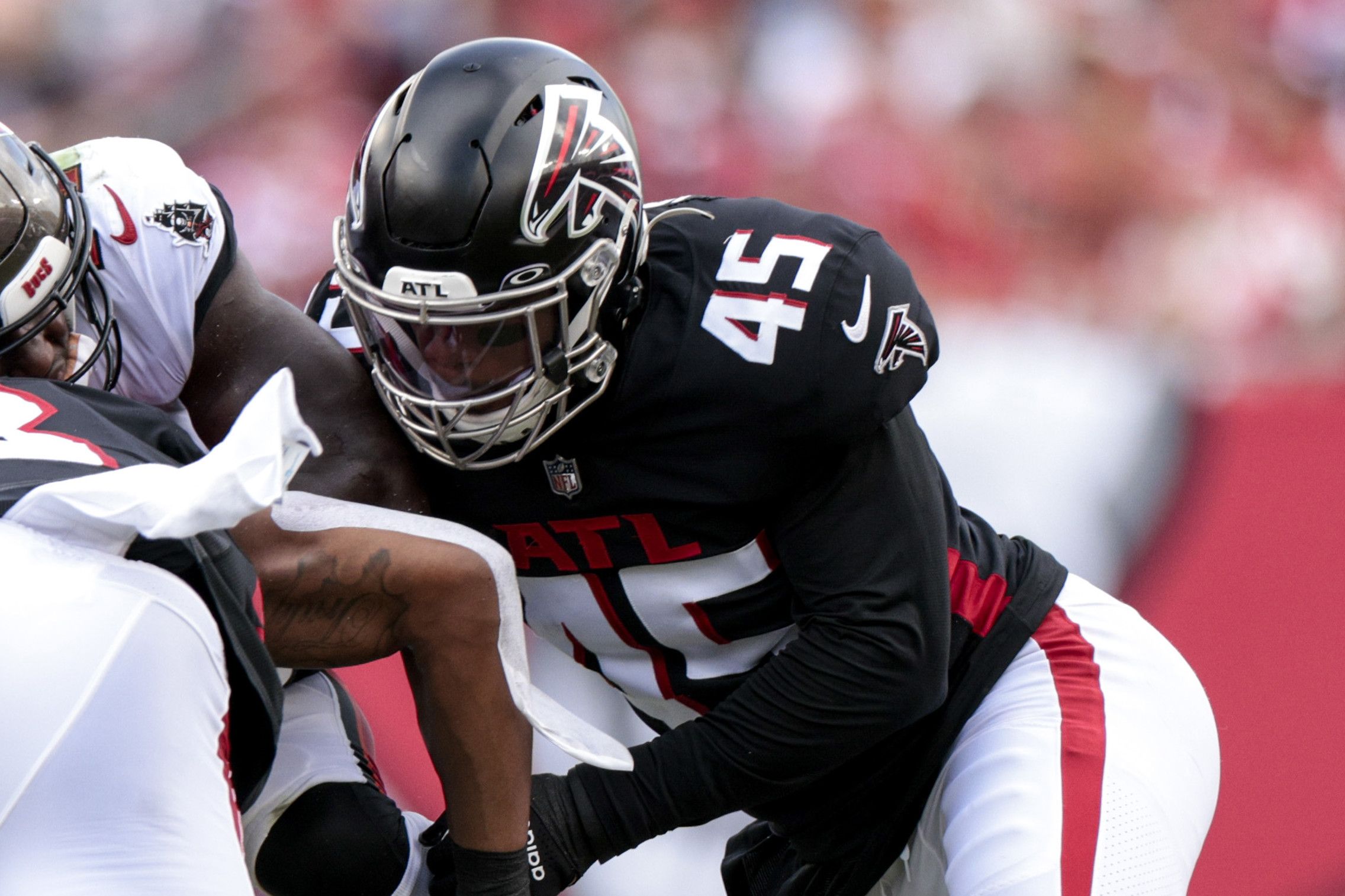 Tayler Hawkins of the San Francisco 49ers tackles Lil'Jordan Humphrey  News Photo - Getty Images