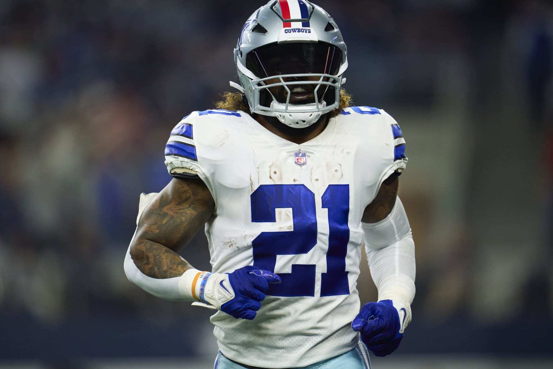 Report: Ezekiel Elliott would take pay cut to remain with Dallas Cowboys