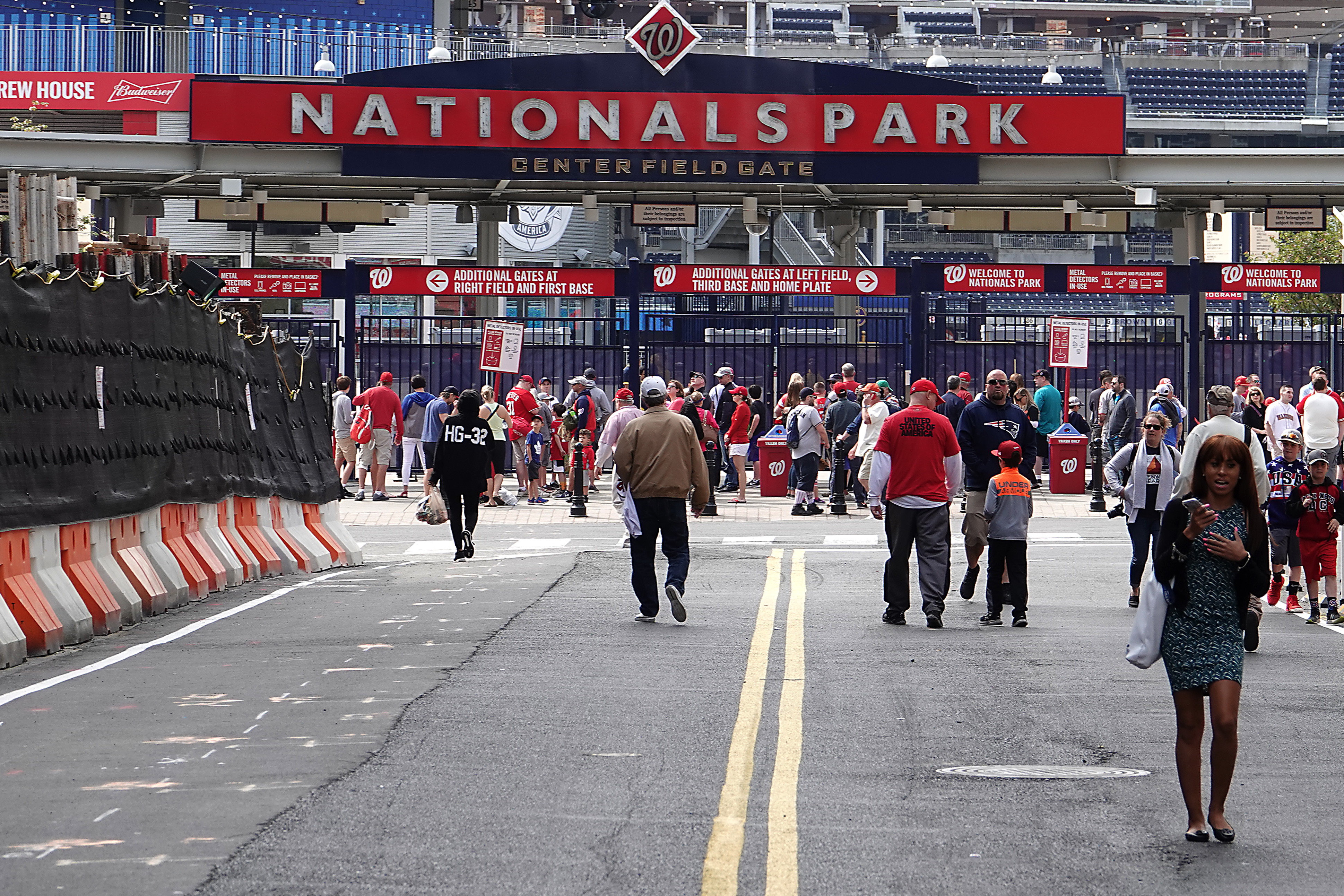 Padres pulled kids into dugout during shooting near Nationals Park