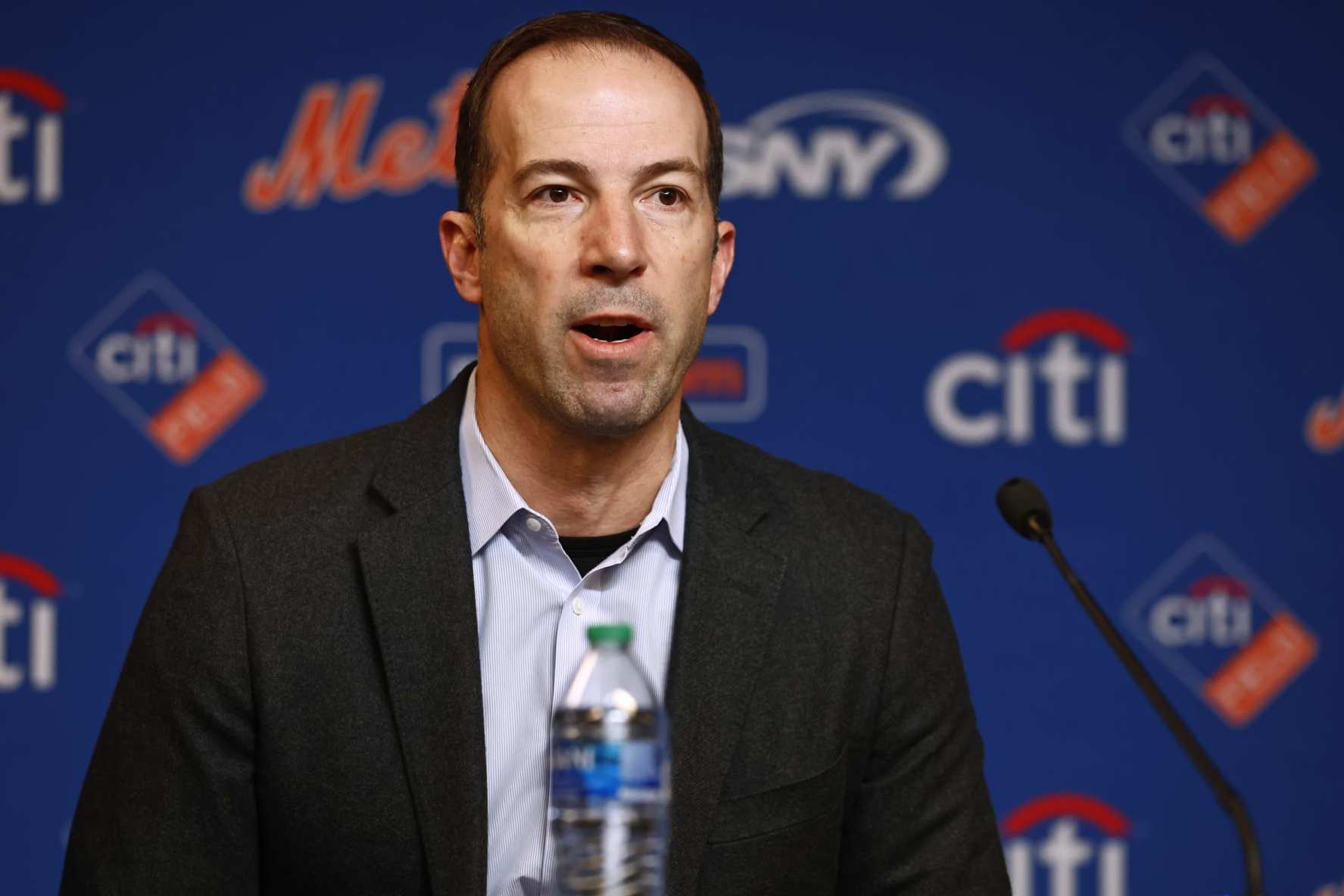 Mets GM Billy Eppler denies report about negotiations with Pete