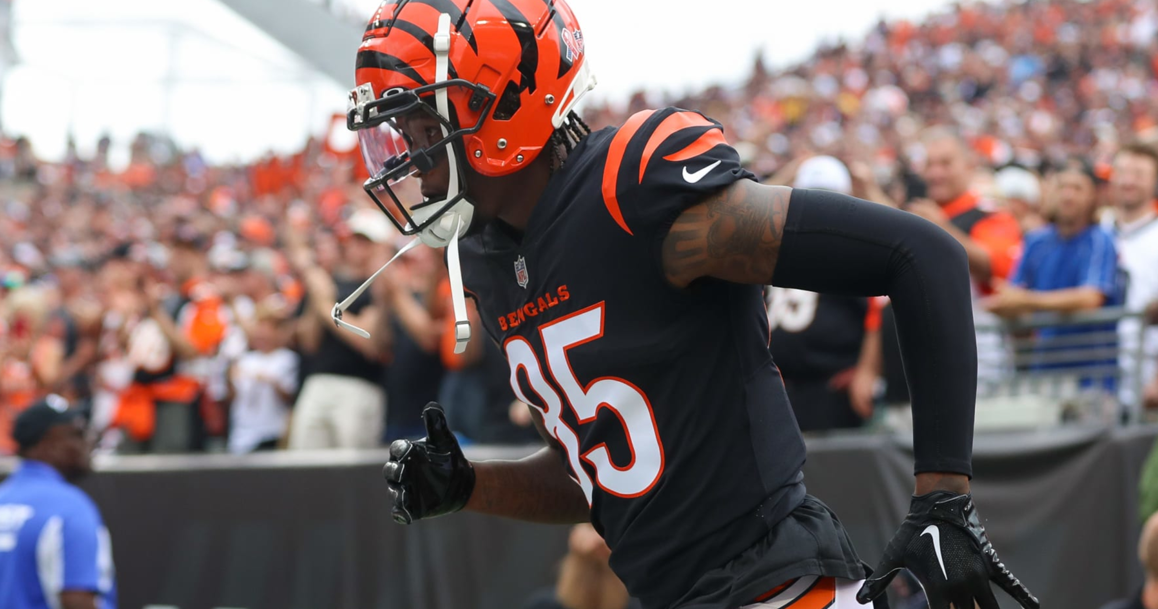 NFL Coach Bengals Should Trade Tee Higgins to Avoid Contract; Select