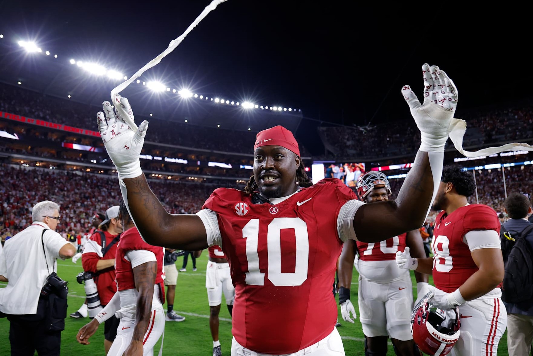 TUSCALOOSA, ALABAMA - SEPTEMBER 28: Jehiem Oatis #10 of the Alabama Crimson Tide celebrates after his team's victory against the Georgia Bulldogs at Bryant-Denny Stadium on September 28, 2024 in Tuscaloosa, Alabama. (Photo by Todd Kirkland/Getty Images)