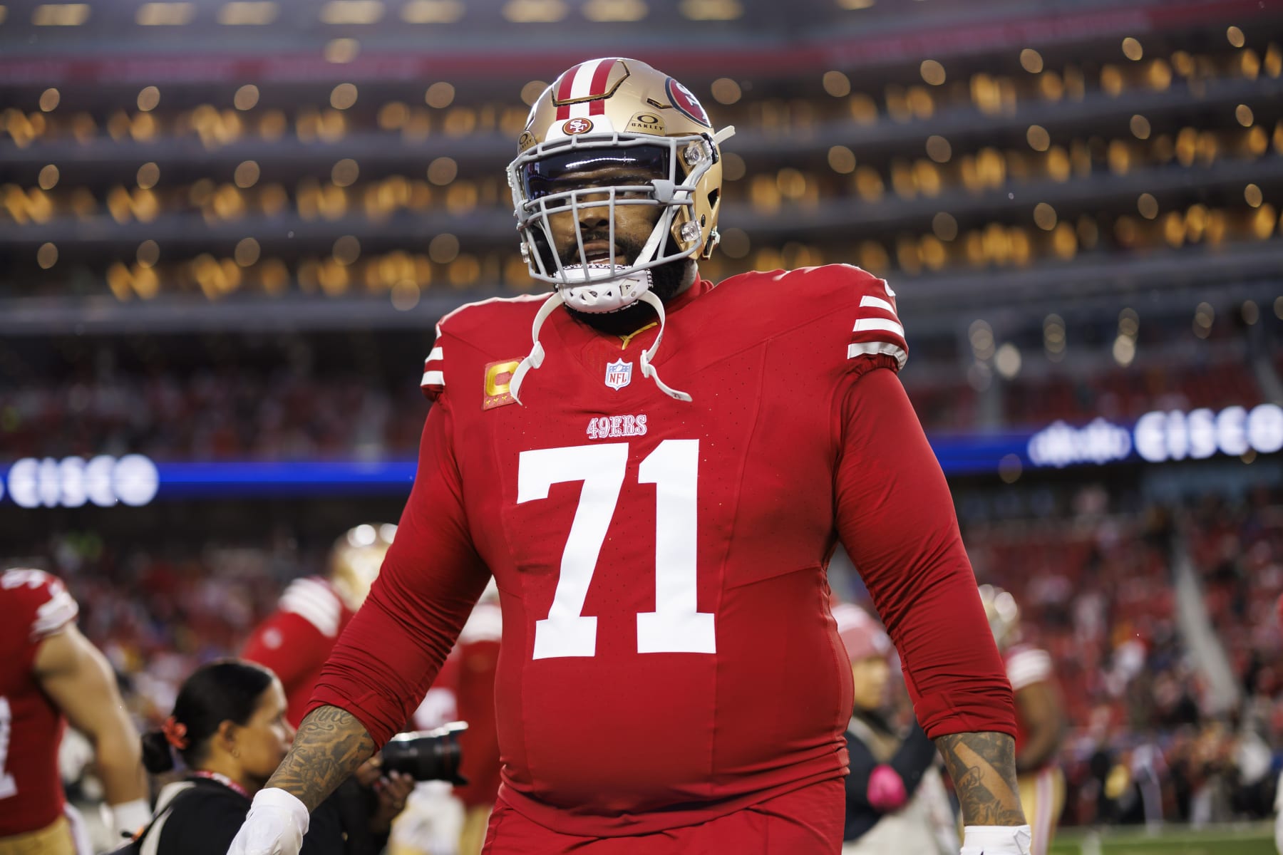 SANTA CLARA, CALIFORNIA - JANUARY 20: Trent Williams #71 of the San Francisco 49ers looks on during pregame warmups before an NFC divisional round playoff football game against the Green Bay Packers at Levi's Stadium on January 20, 2024 in Santa Clara, California. (Photo by Ryan Kang/Getty Images)