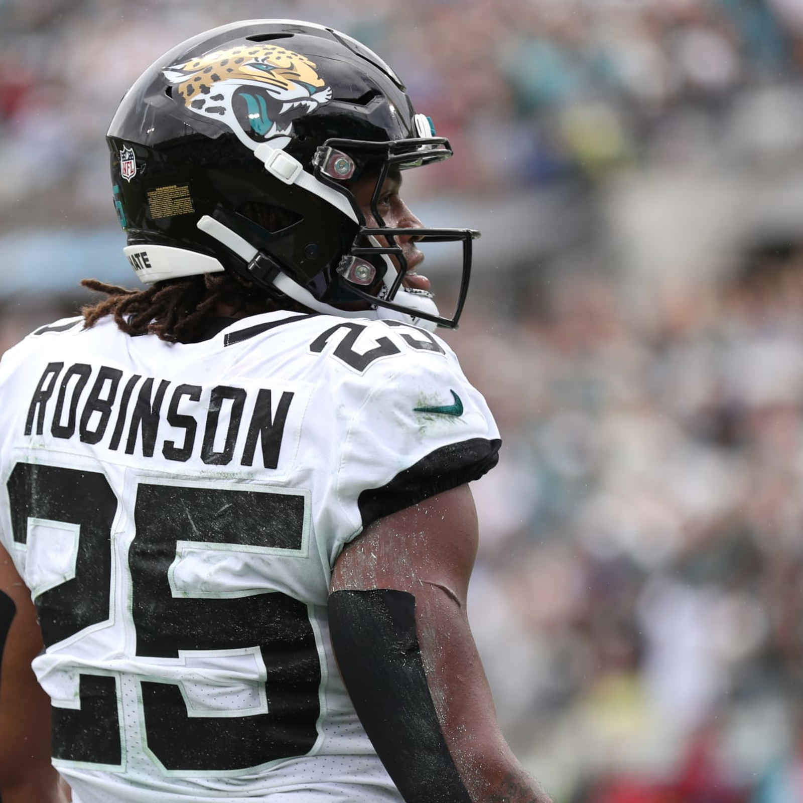 NFL Twitter goes crazy after Jets trade for James Robinson