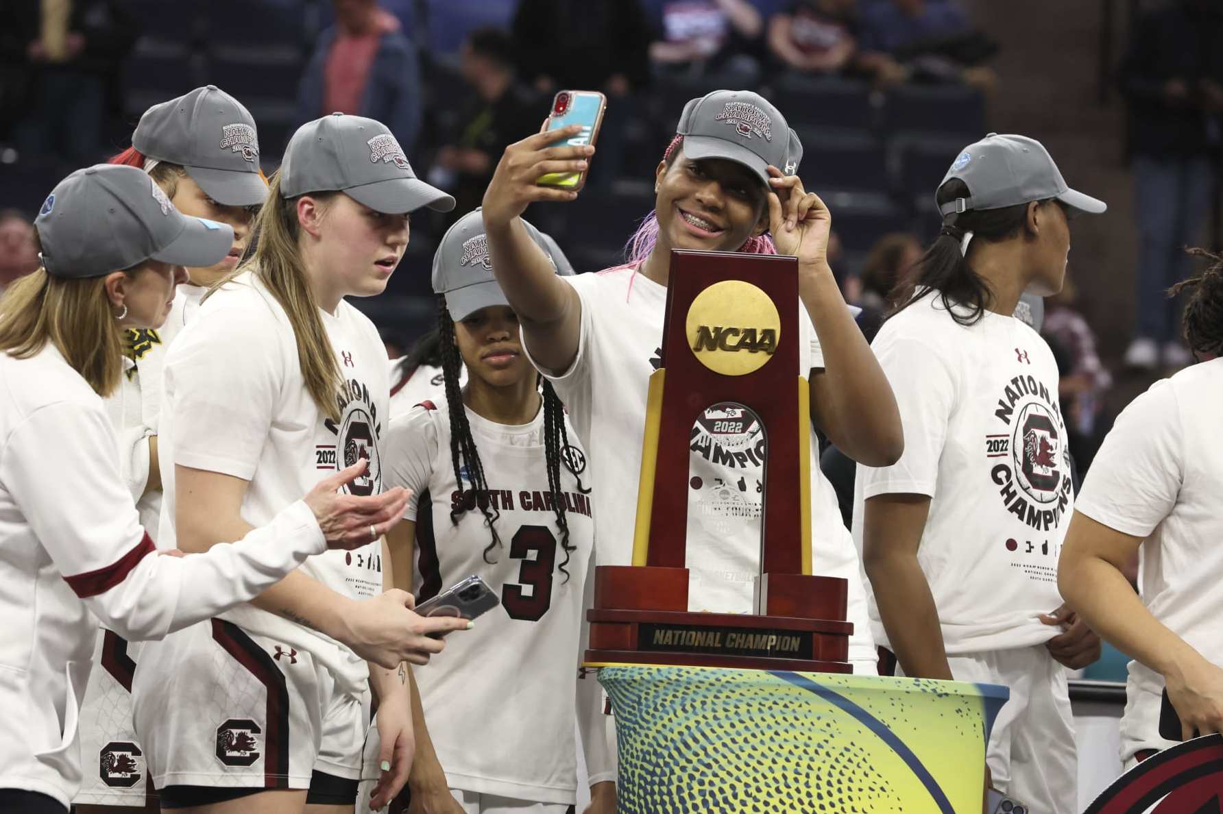 College Basketball: NCAA Finals: South Carolina Aliyah Boston taking selfie with trophy after defeating UConn at Target Center.
Minneapolis, MN 4/3/2022
CREDIT: David E. Klutho (Photo by David E. Klutho/Sports Illustrated via Getty Images) 
(Set Number: X164002 TK1)