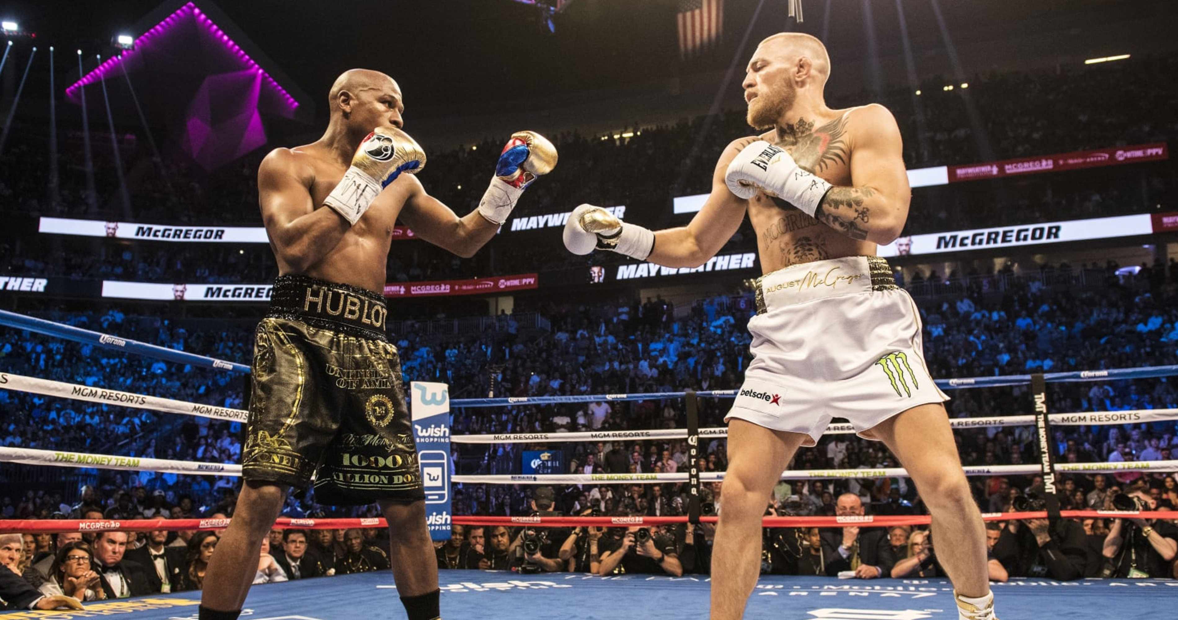 Conor McGregor praised for being ahead on points against Floyd Mayweather -  Mirror Online