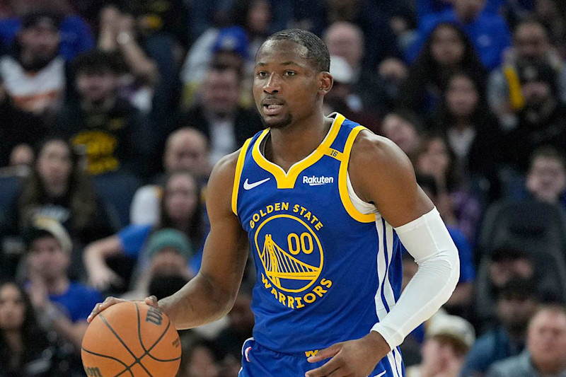 SAN FRANCISCO, CALIFORNIA - JANUARY 04: Jonathan Kuminga #00 of the Golden State Warriors dribbles the ball up court against the Memphis Grizzlies during the first half of an NBA basketball game at Chase Center on January 04, 2025 in San Francisco, California. NOTE TO USER: User expressly acknowledges and agrees that, by downloading and or using this photograph, User is consenting to the terms and conditions of the Getty Images License Agreement. (Photo by Thearon W. Henderson/Getty Images)