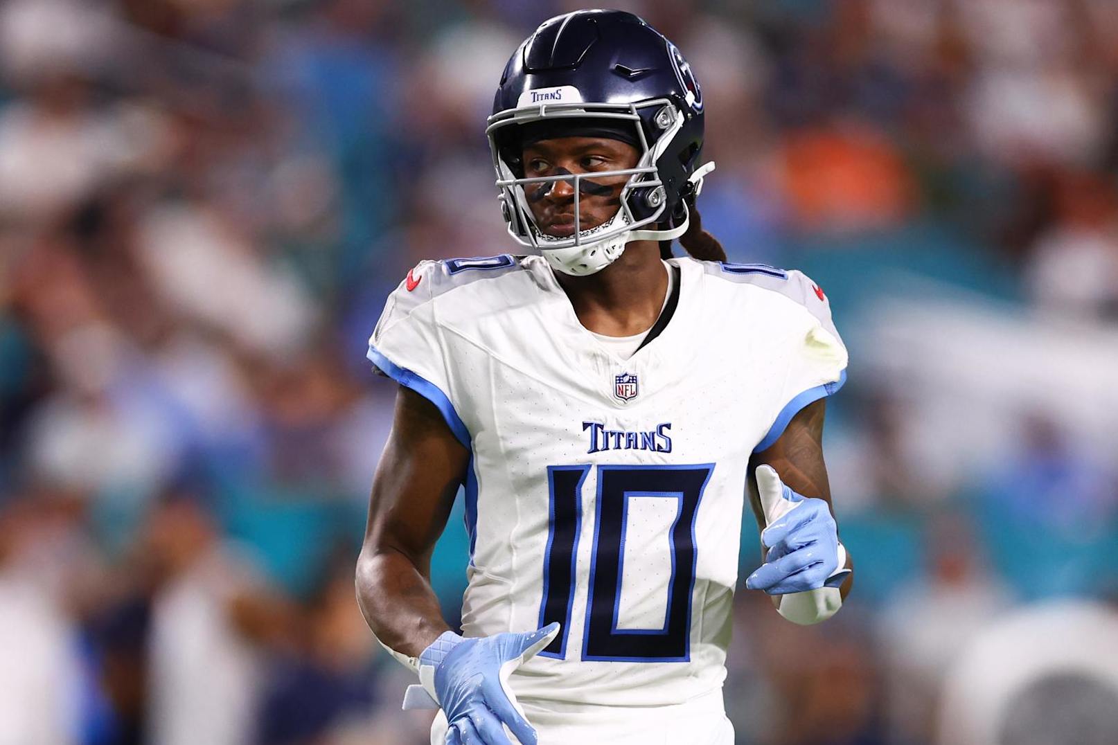 MIAMI GARDENS, FLORIDA - SEPTEMBER 30: DeAndre Hopkins #10 of the Tennessee Titans in action against the Miami Dolphins during the second half of the game at Hard Rock Stadium on September 30, 2024 in Miami Gardens, Florida. (Photo by Megan Briggs/Getty Images)