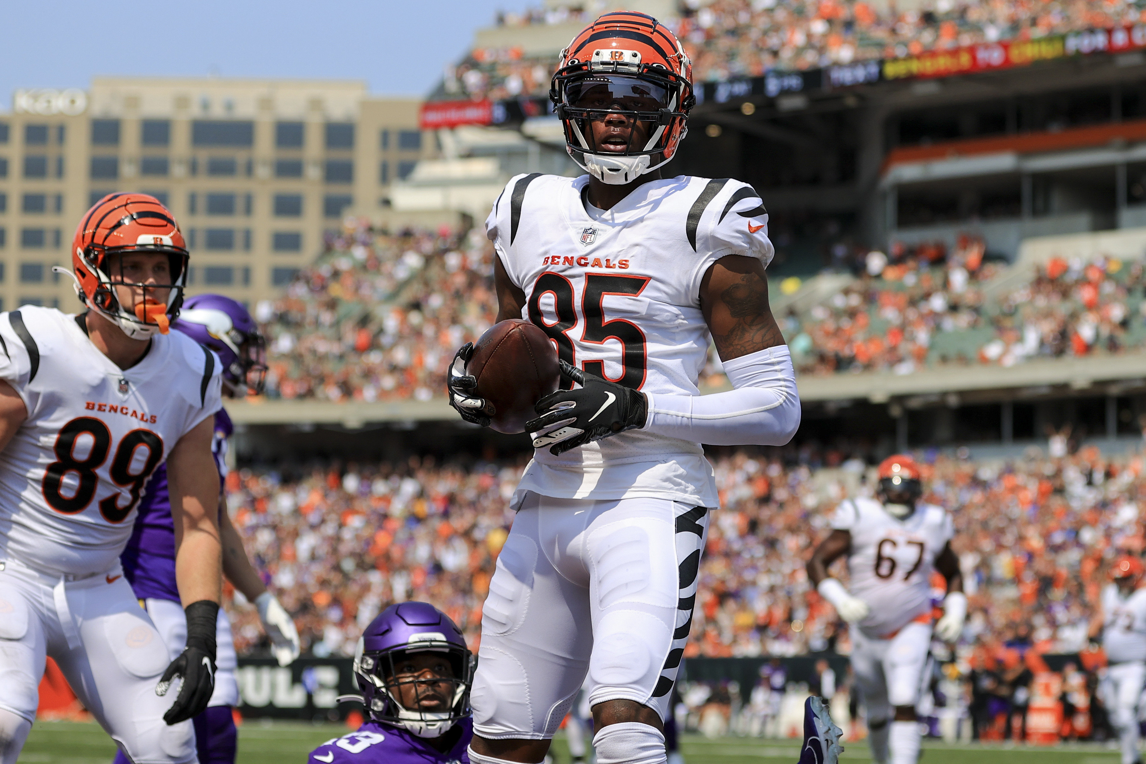 Tee Higgins to Change Bengals' Jersey Number to 5 from Chad