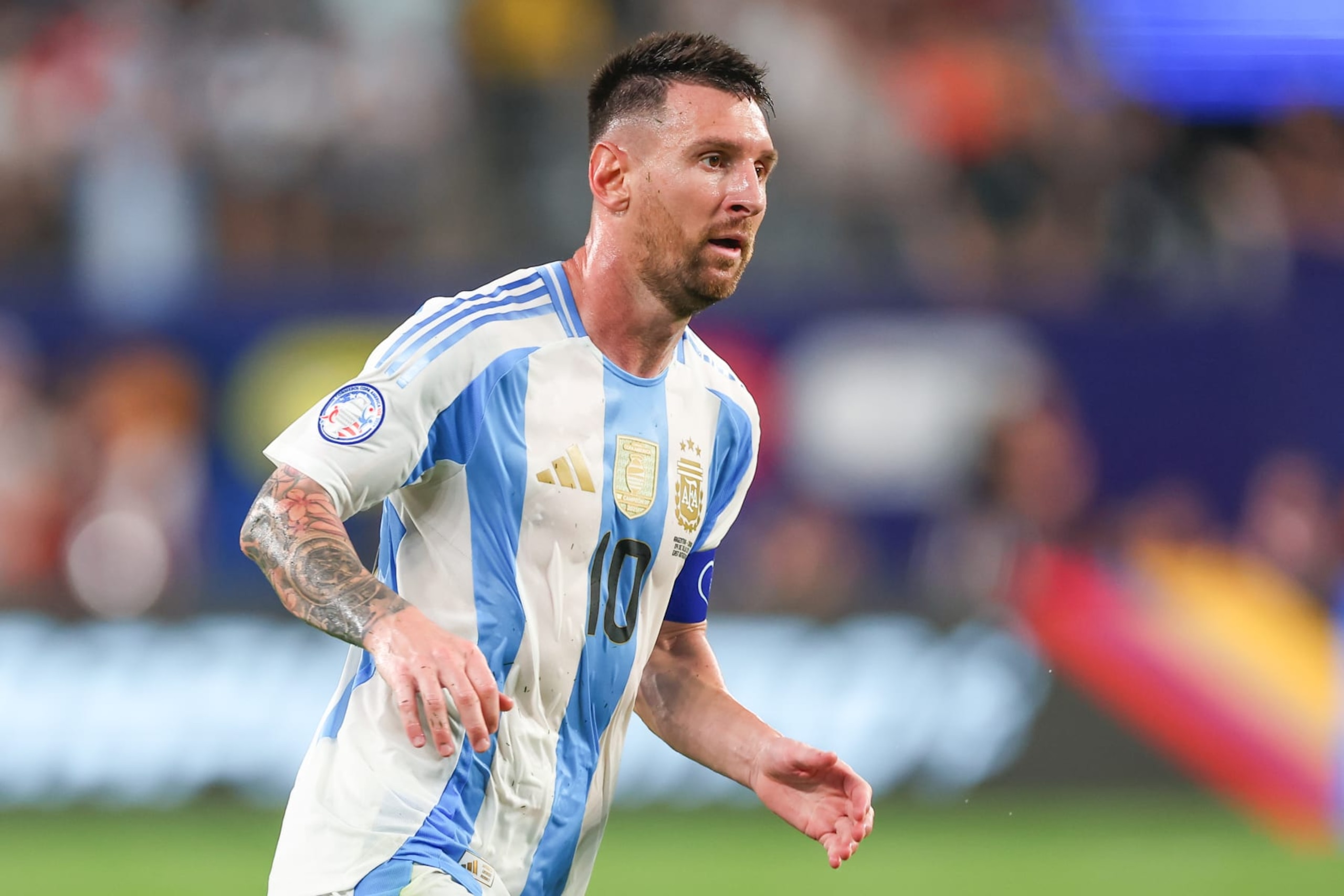 EAST RUTHERFORD, NJ - JULY 09:  Lionel Messi #10 of Argentina during the CONMEBOL Copa America - Semifinal game against Canada on July 9, 2024 at MetLife Stadium in East Rutherford, New Jersey.  (Photo by Rich Graessle/Icon Sportswire via Getty Images)