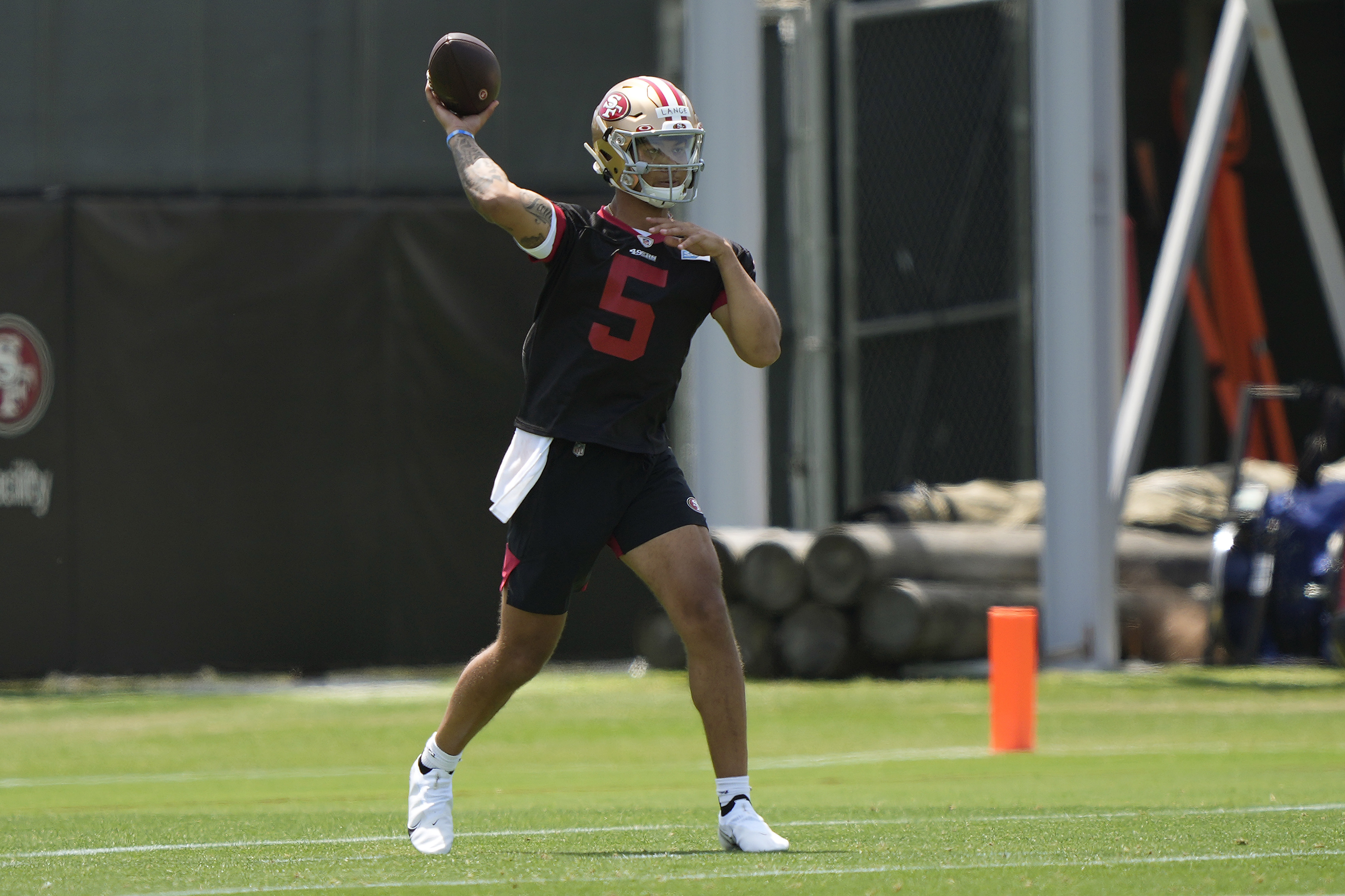 Kyle Shanahan reacts to Jimmy Garoppolo's comments on Trey Lance's