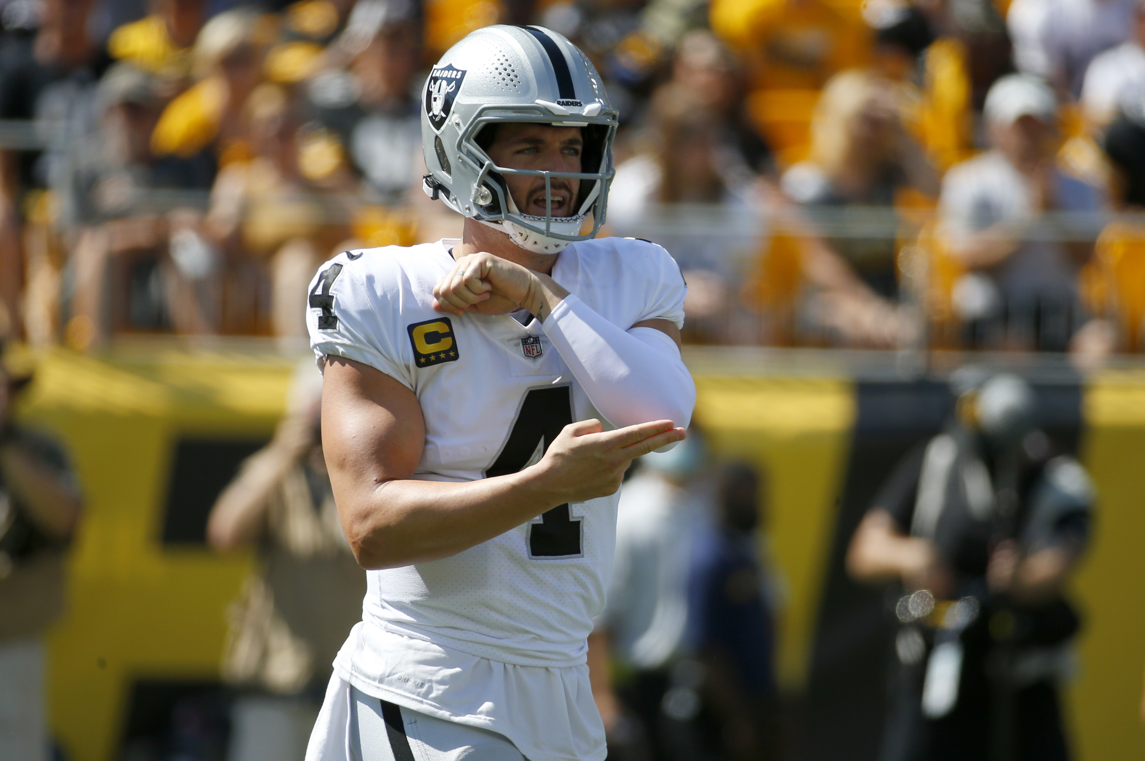 Derek Carr Questionable for Raiders vs. Dolphins After MRI on Ankle Injury  | Bleacher Report | Latest News, Videos and Highlights