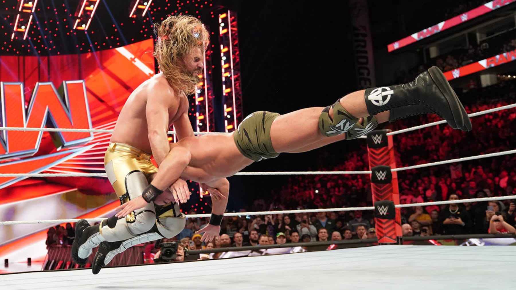 Seth Rollins gave fans the first match of the year contender of 2023 against Austin Theory.