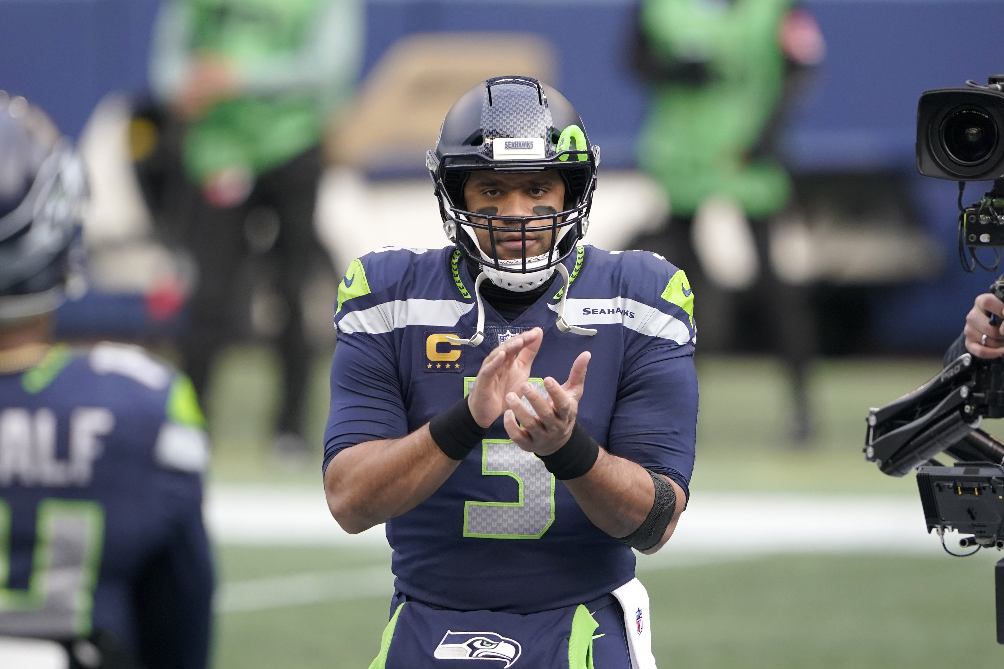 Former NFL QB Warren Moon on why he thinks QB Russell Wilson, Seahawks  won't last