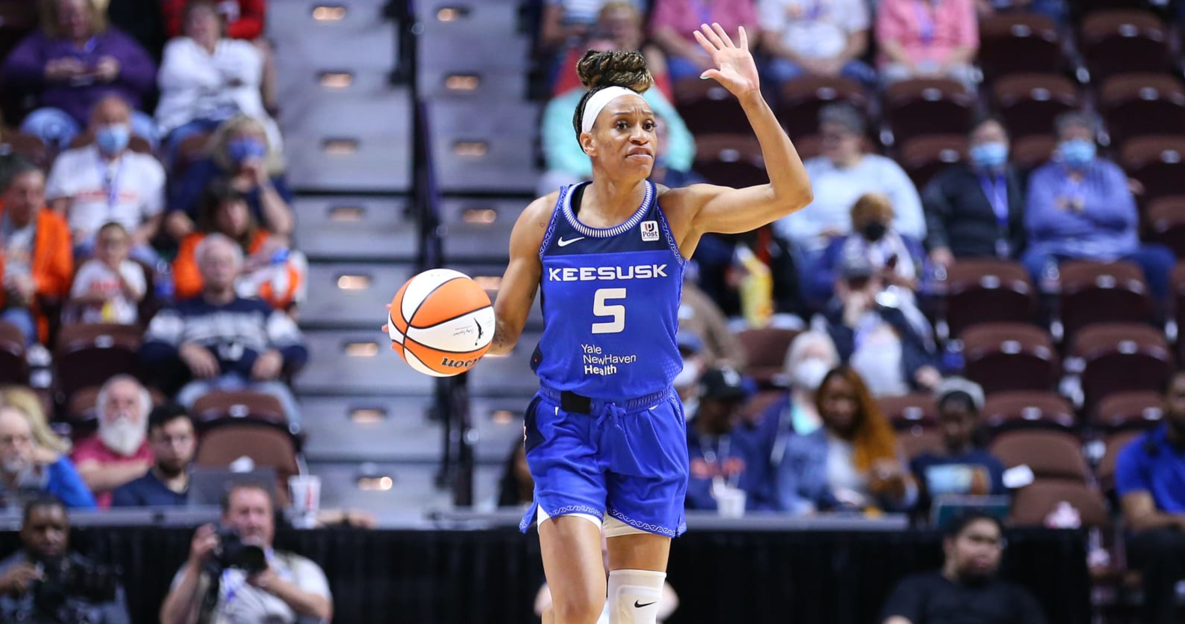 Former WNBA All-Star Jasmine Thomas Traded to LA Sparks; Sun Receive 3 Players | News, Scores