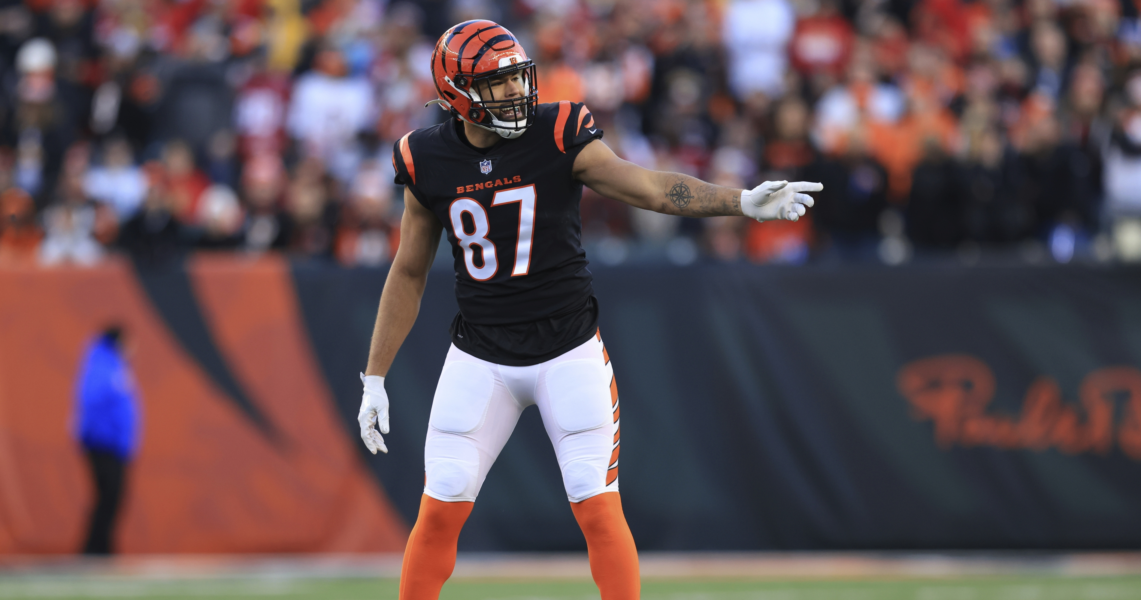 Bengals tight end C.J. Uzomah out for the season