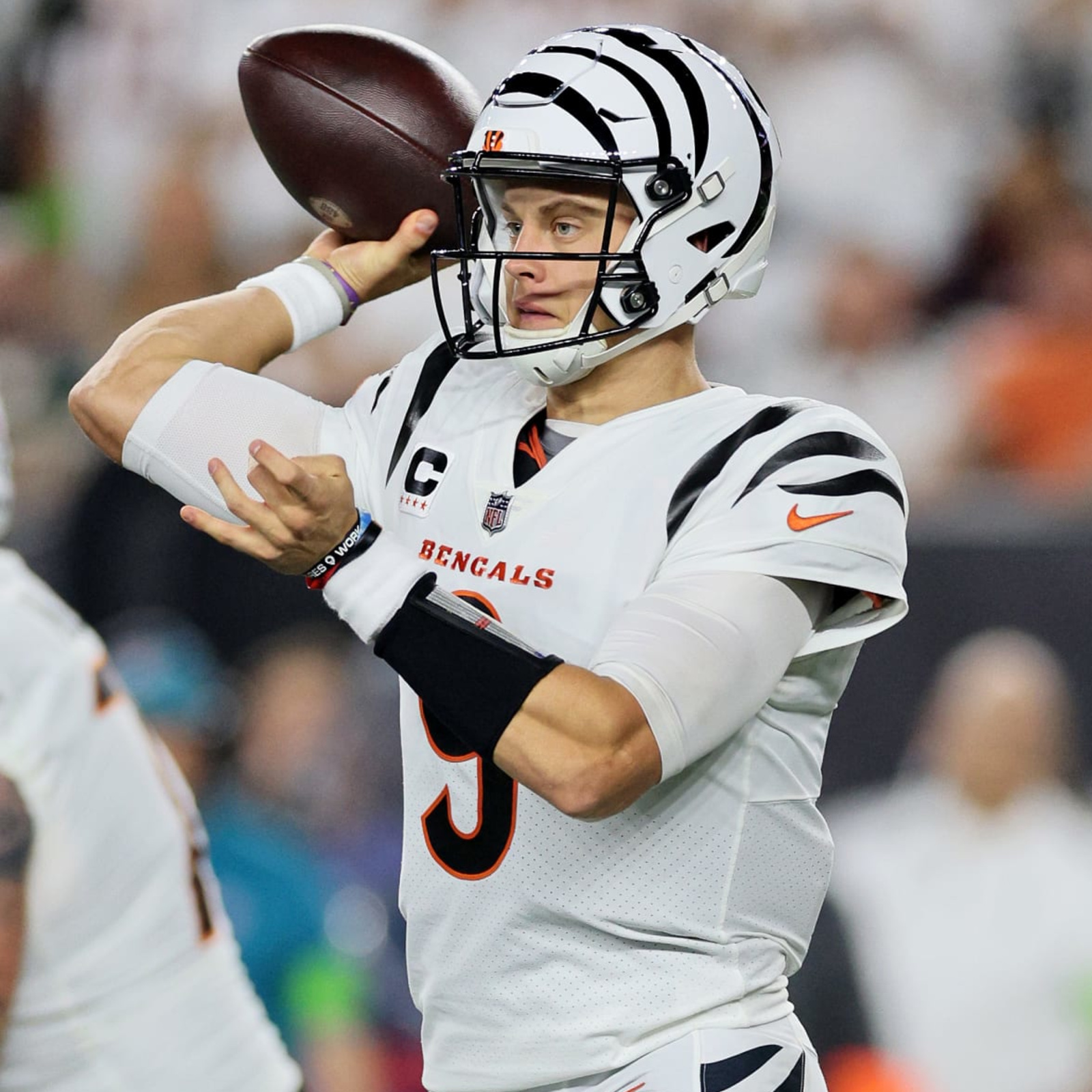 Joe Burrow's Play Has Fans Concerned About Injury Despite Bengals