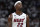 El alero del Miami Heat, Jimmy Butler (22), mira hacia arriba durante la primera mitad del Juego 4 durante las finales de la Conferencia Este de los playoffs de baloncesto de la NBA contra los Boston Celtics, el martes 23 de mayo de 2023, en Miami.  (Foto AP/Wilfredo Lee)