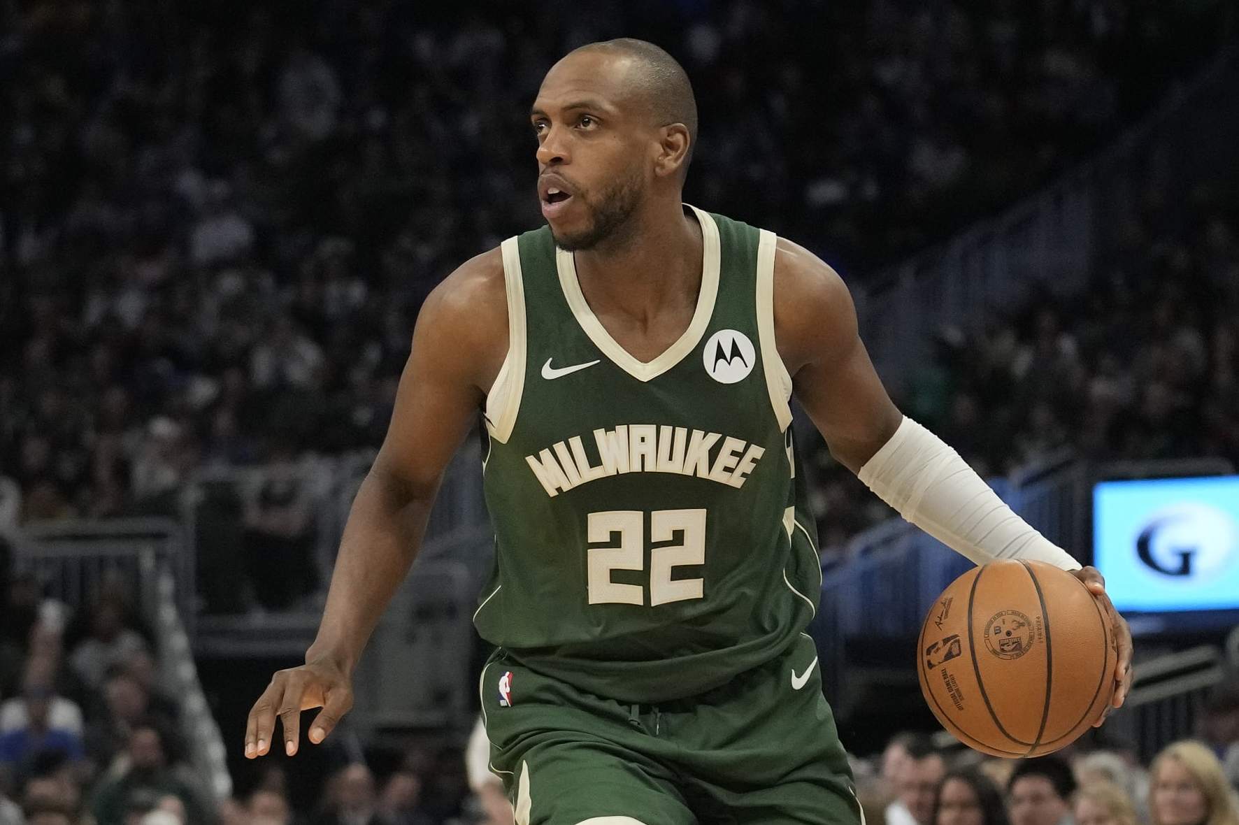 MILWAUKEE, WISCONSIN - MARCH 24: Khris Middleton #22 of the Milwaukee Bucks dribbles the ball during the second half against the Oklahoma City Thunder at Fiserv Forum on March 24, 2024 in Milwaukee, Wisconsin. NOTE TO USER: User expressly acknowledges and agrees that, by downloading and or using this photograph, User is consenting to the terms and conditions of the Getty Images License Agreement. (Photo by Patrick McDermott/Getty Images)