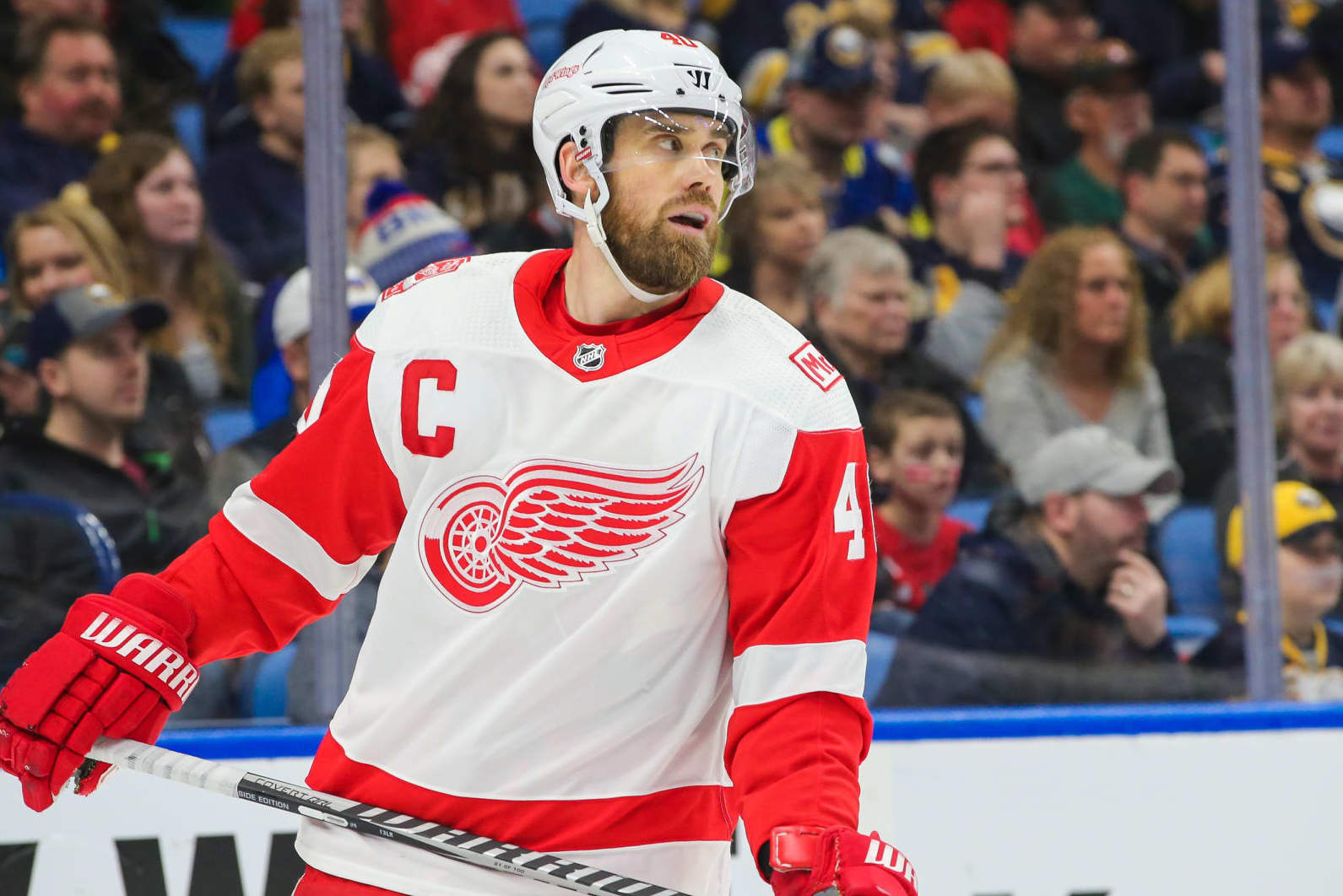 BUFFALO, NY - March 29: Detroit Red Wings center Henrik Zetterberg (40) skates during an NHL game between the Detroit Red Wings and Buffalo Sabres on March 29, 2018 at the KeyBank Center in Buffalo, NY. (Jerome Davis/Icon Sportswire via Getty Images)