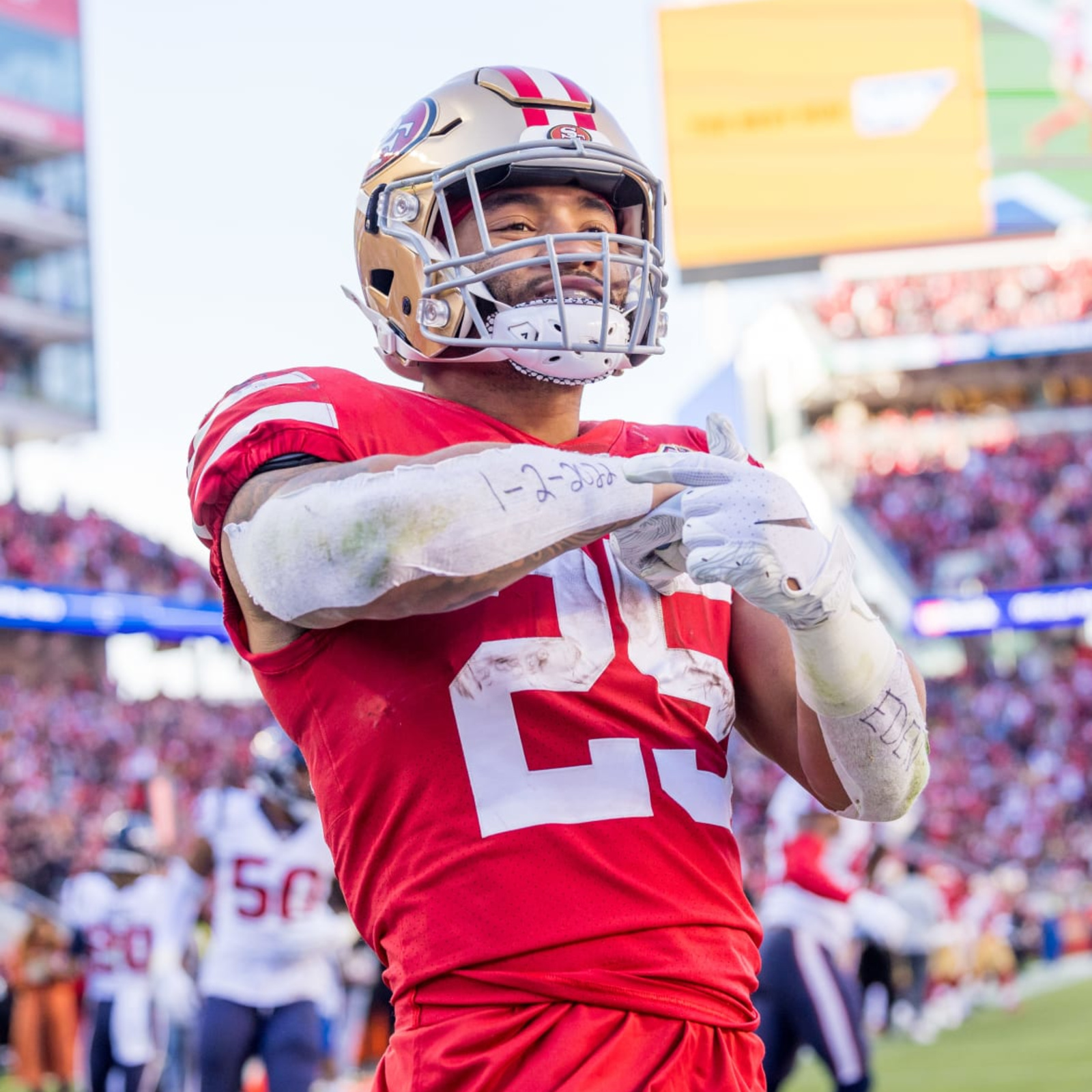 49ers news: Elijah Mitchell could miss time with a sprained left MCL -  Niners Nation