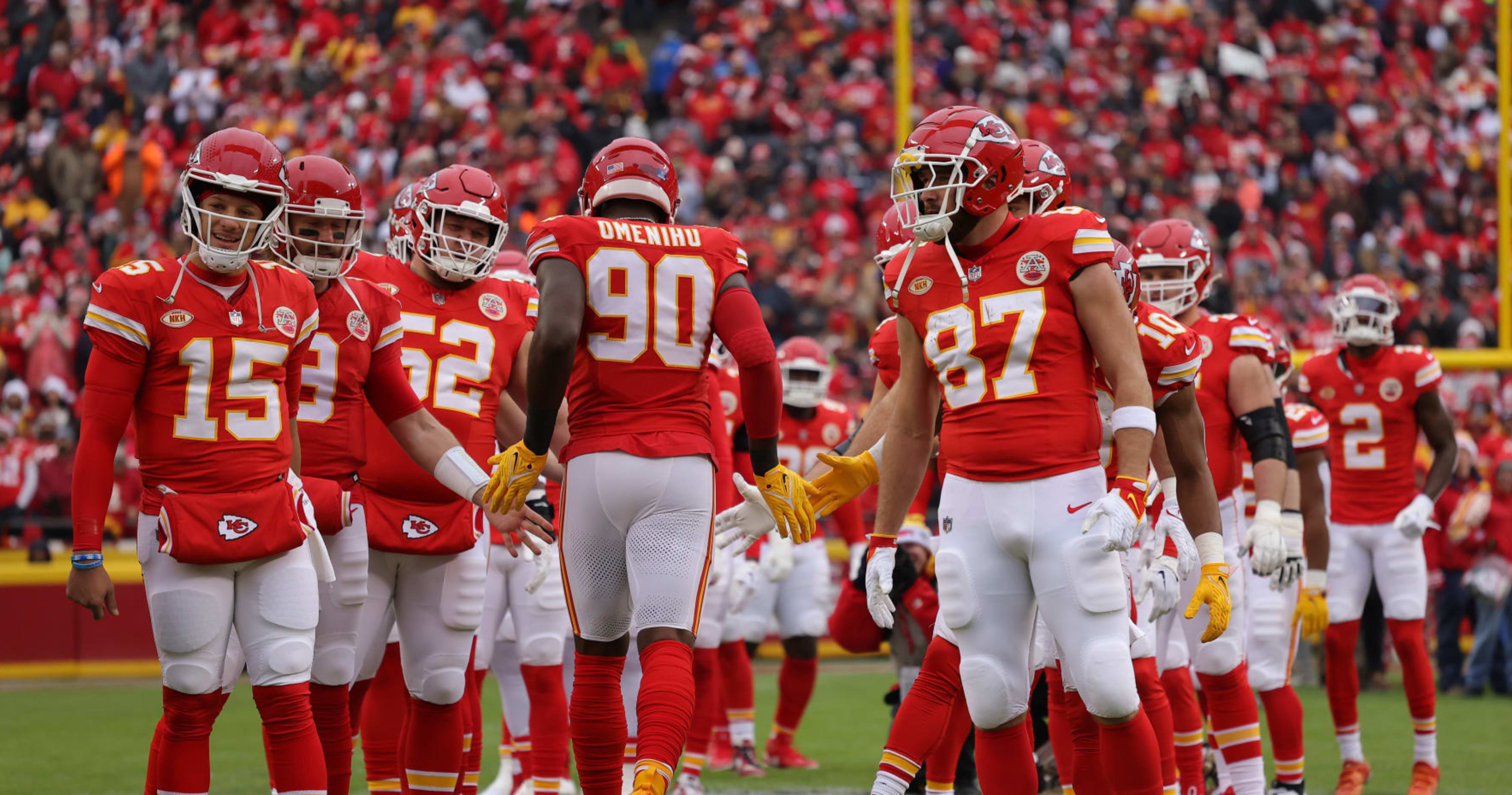 Chiefs, Hallmark Partner for 'Holiday Touchdown A Chiefs Love Story