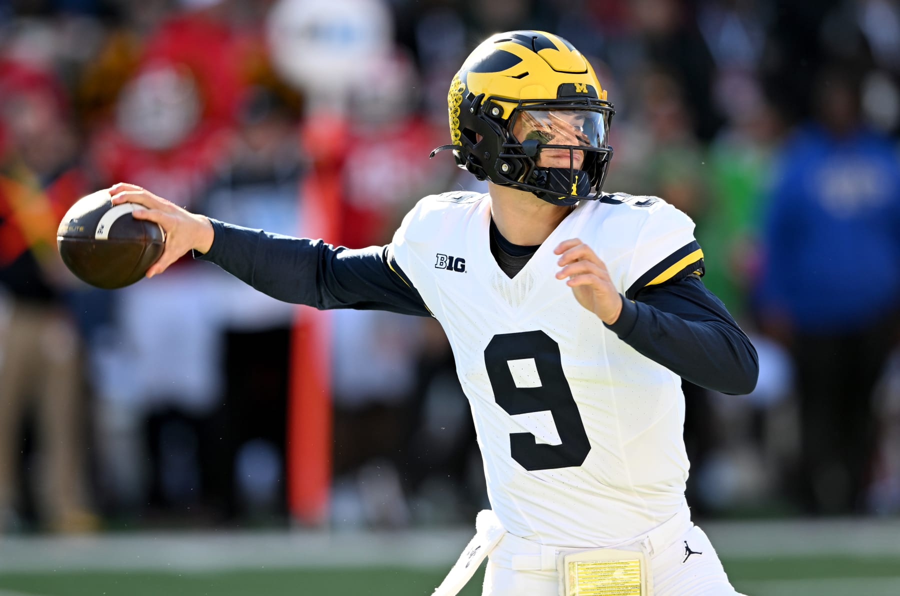 QB Coach: NFL Draft&rsquo;s J.J. McCarthy &lsquo;Seems to Throw the Ball at 