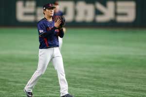 MLB Rumors: Yoshinobu Yamamoto Has Yet to Get $300M Contract Offers Amid Yankees Buzz