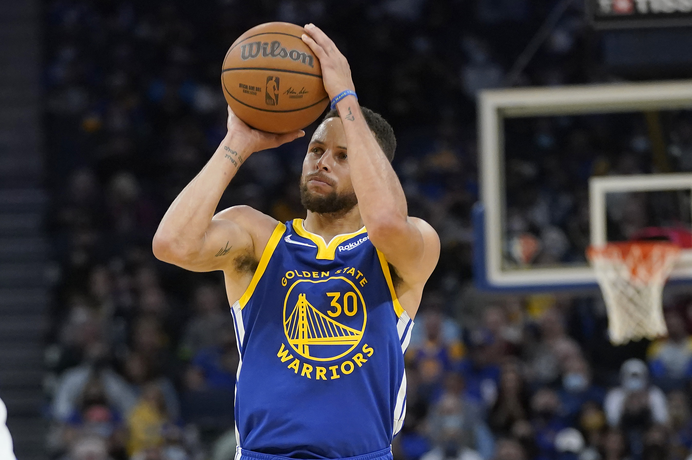 Warriors' Stephen Curry Used Technology to Shrink Basket to Help