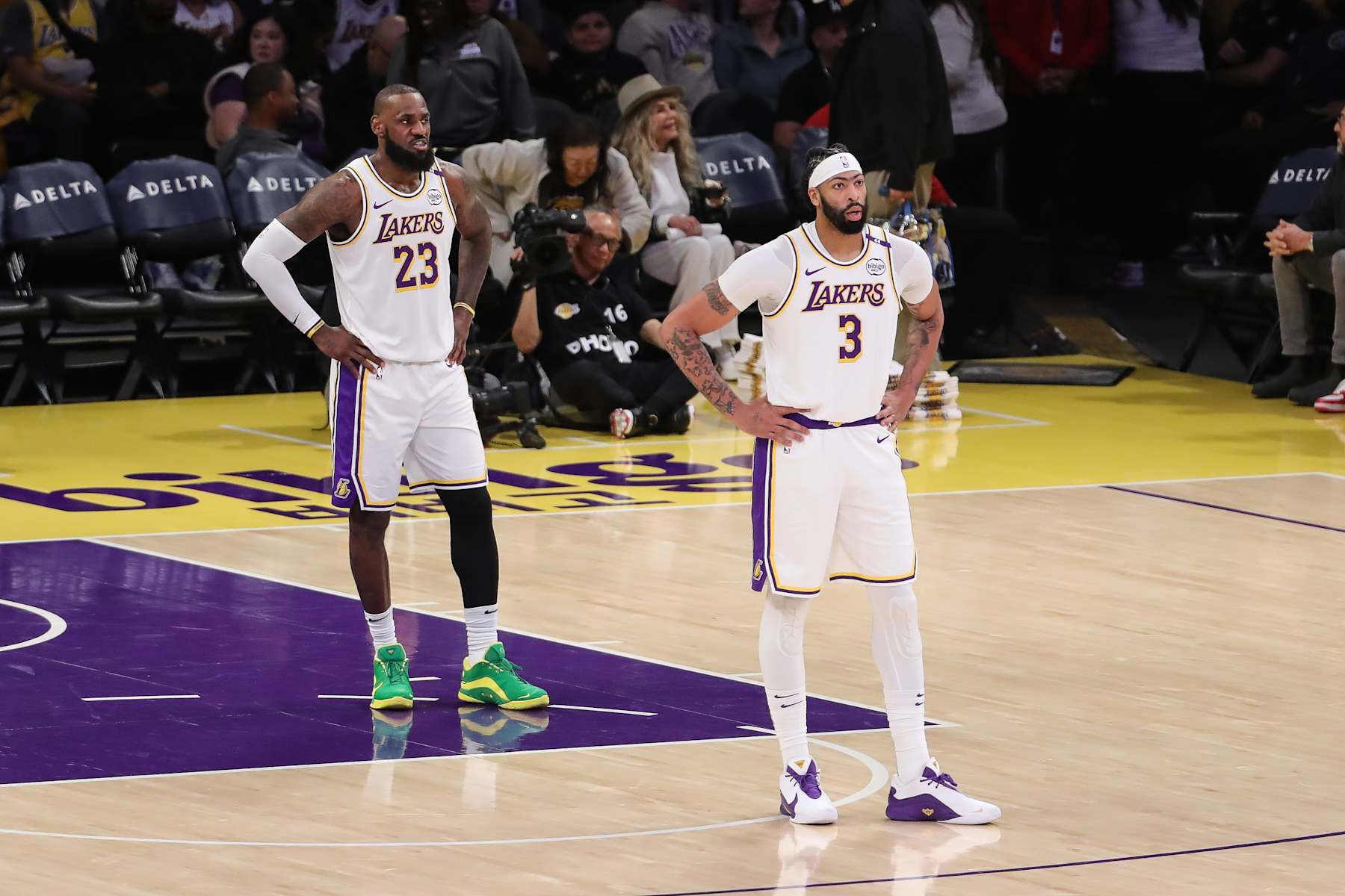 LOS ANGELES, CA - DECEMBER 15: Los Angeles Lakers forward LeBron James (23) and Los Angeles Lakers forward Anthony Davis (3) wait back to play defense during the Memphis Grizzlies vs Los Angeles Lakers game on December 15, 2024, at Crypto.com Arena in Los Angeles, CA. (Photo by Jevone Moore/Icon Sportswire via Getty Images)