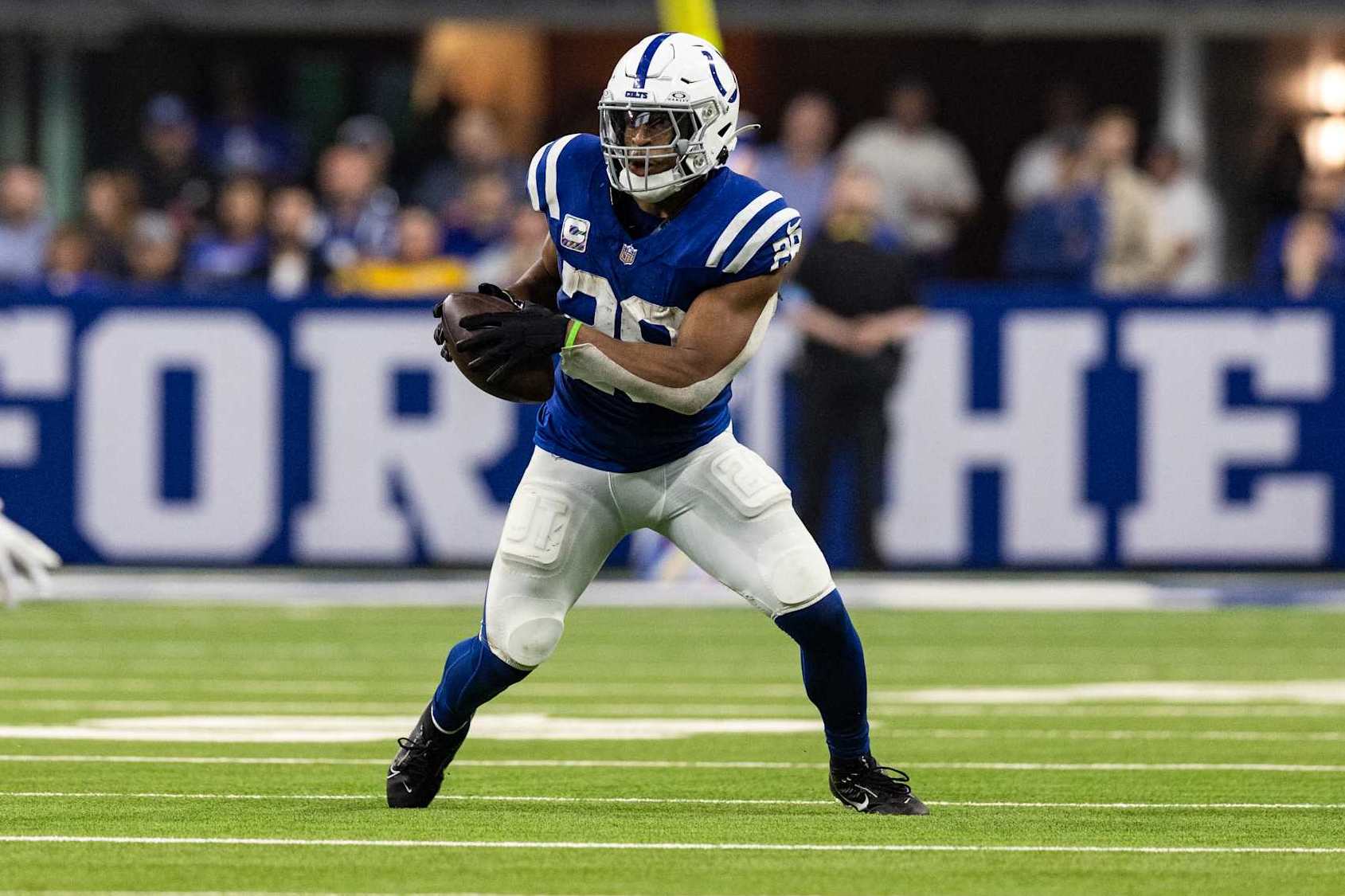INDIANAPOLIS, INDIANA - SEPTEMBER 29: Jonathan Taylor #28 of the Indianapolis Colts runs the ball during the first half of the game against the Pittsburgh Steelers at Lucas Oil Stadium on September 29, 2024 in Indianapolis, Indiana. The Colts beat the Steelers 27-24. (Photo by Lauren Leigh Bacho/Getty Images)