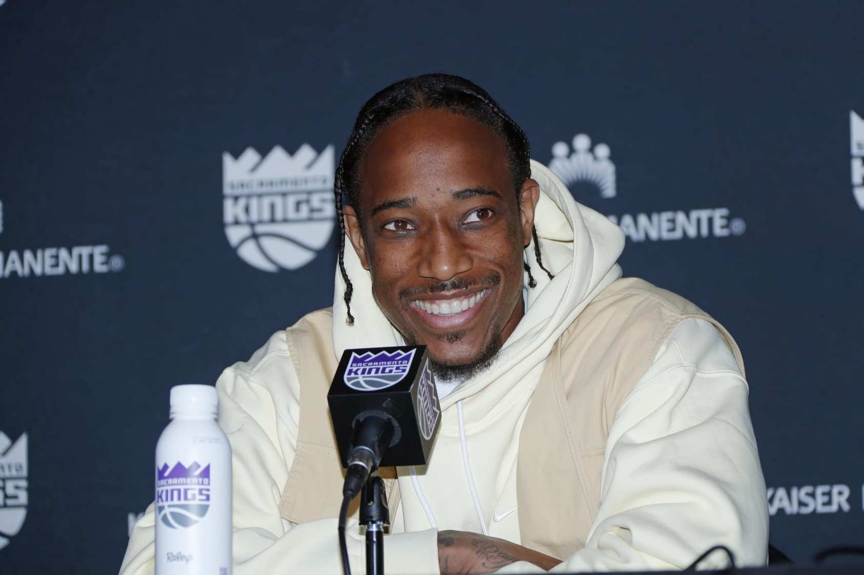 SACRAMENTO, CA - JULY 9: DeMar DeRozan #10 of the Sacramento Kings addresses the media on July 9, 2024 at the Golden 1 Center in Sacramento, California. NOTE TO USER: User expressly acknowledges and agrees that, by downloading and/or using this Photograph, user is consenting to the terms and conditions of the Getty Images License Agreement. Mandatory Copyright Notice: Copyright 2024 NBAE (Photo by Rocky Widner/NBAE via Getty Images)
