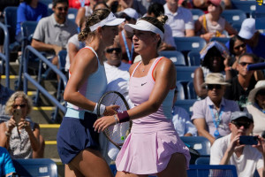 Ukraine's Marta Kostyuk Doesn't Shake Hands with Victoria Azarenka over Russian War 