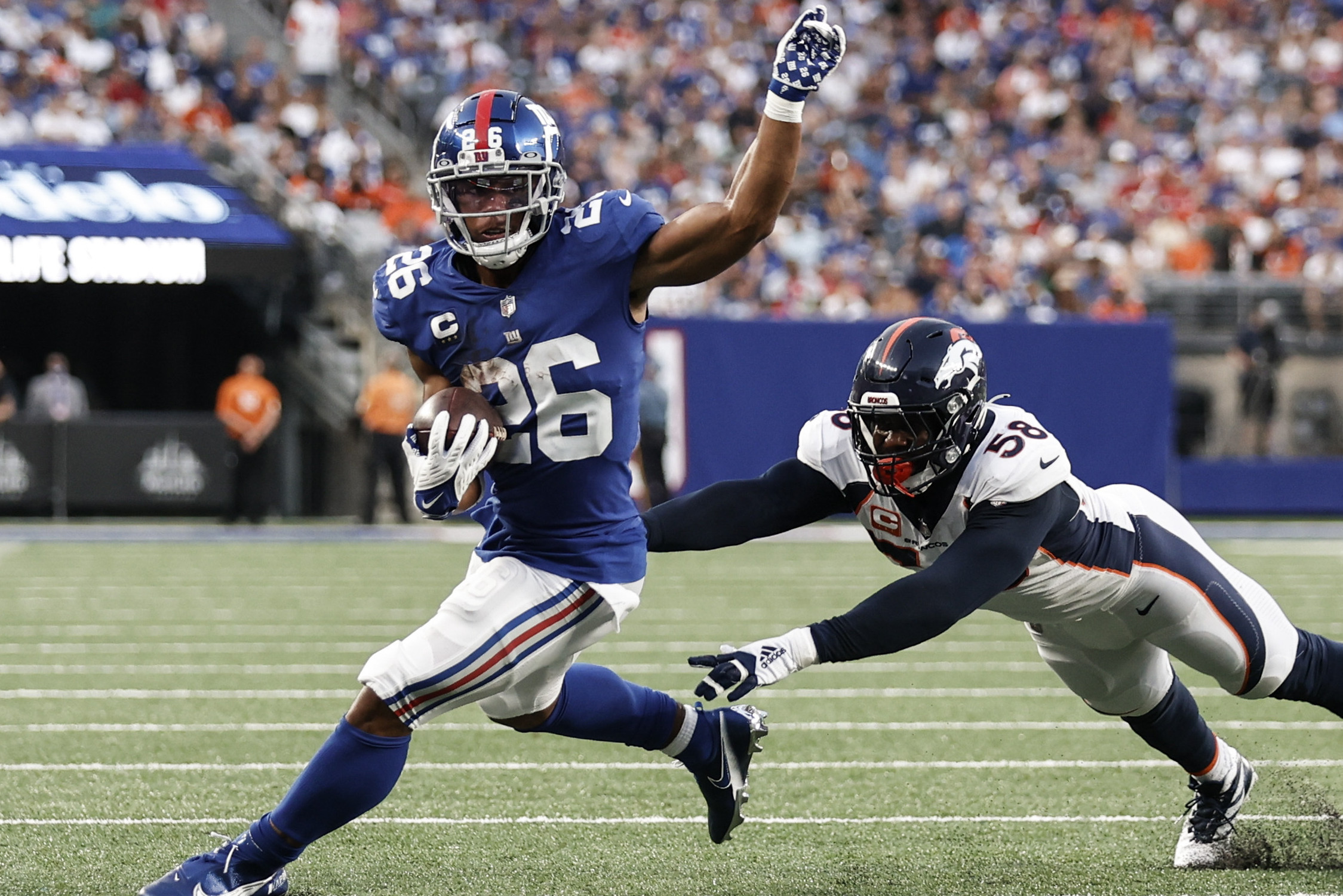 Saquon Barkley Has Classy Four-Word Message For Ex-Giants Teammate Evan  Engram 