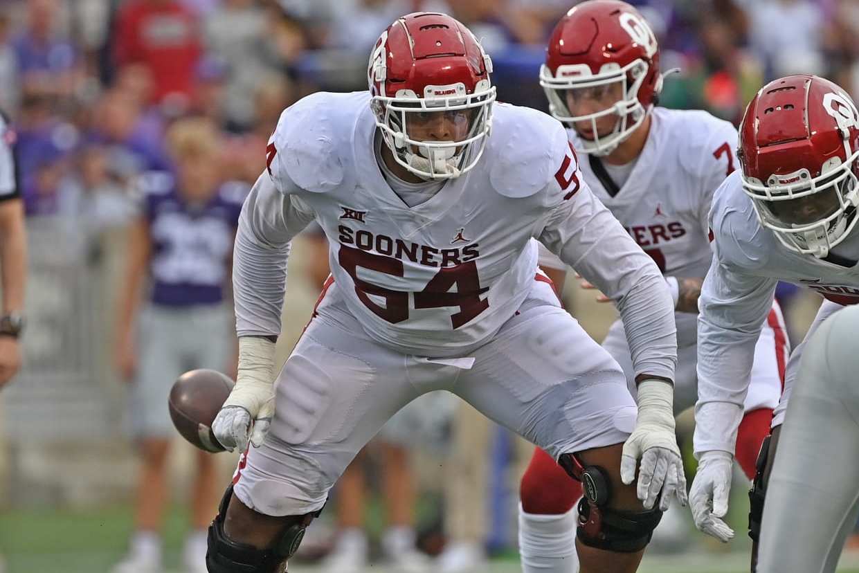 MANHATTAN, KS - OCTOBER 02:  Offensive lineman Wanya Morris #64 of the Oklahoma Sooners gets set on the line of scrimmage during the second half against the Kansas State Wildcats at Bill Snyder Family Football Stadium on October 2, 2021 in Manhattan, Kansas. (Photo by Peter G. Aiken/Getty Images)