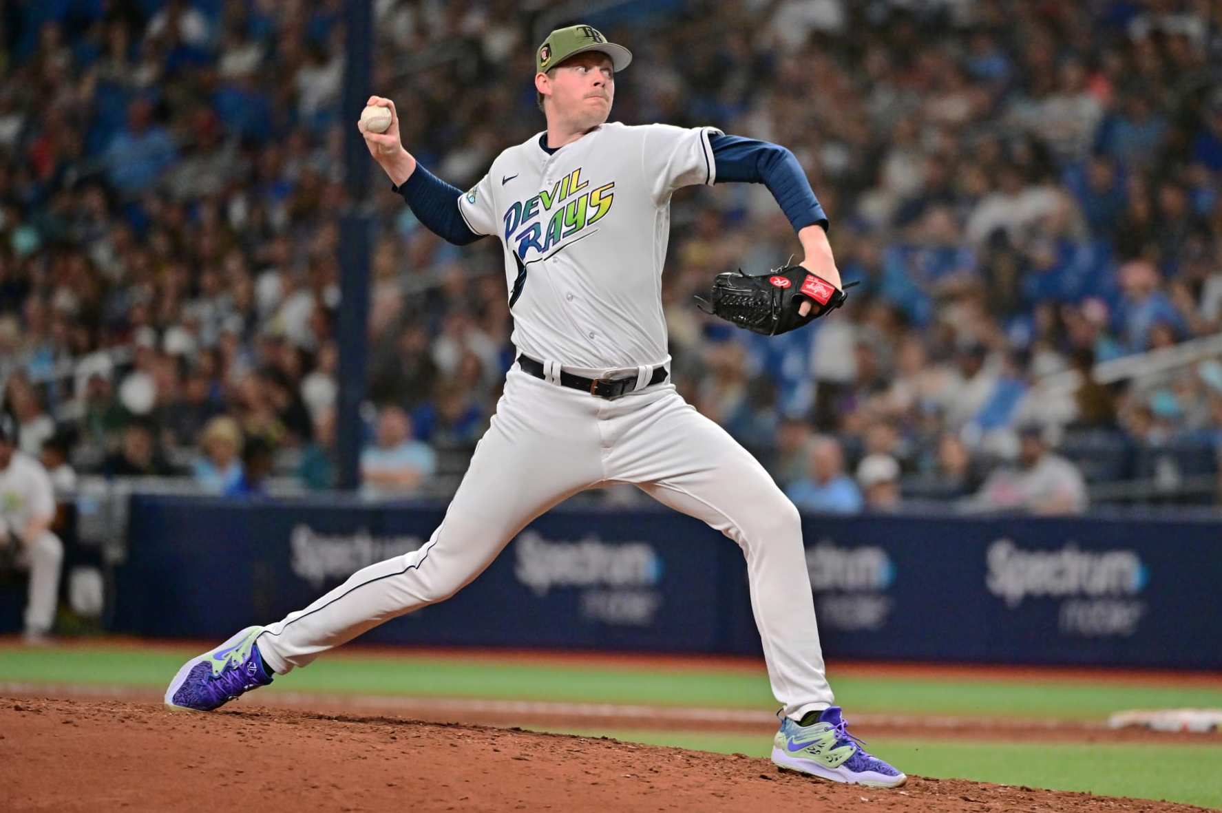 ST PETERSBURG, FLORIDA - MAY 19: Pete Fairbanks #29 of the Tampa Bay Rays delivers to the Milwaukee Brewers in the ninth inning at Tropicana Field on May 19, 2023 in St Petersburg, Florida. (Photo by Julio Aguilar/Getty Images)