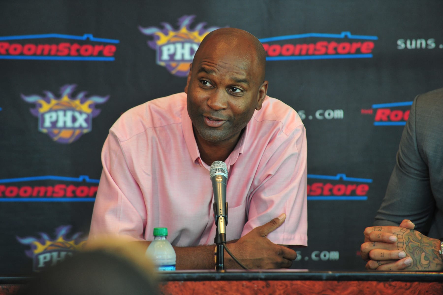 Former Texas Standout, Suns GM Lance Blanks Dies at Age 56 - Vimarsana News