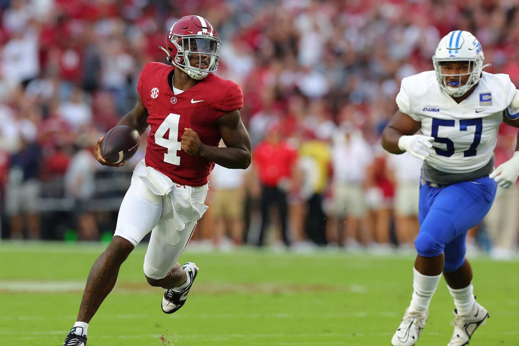 Alabama true freshman Jalen Hurts is double trouble for Washington