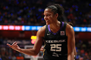 4 Crazy WNBA Trades We'd Like to See Happen