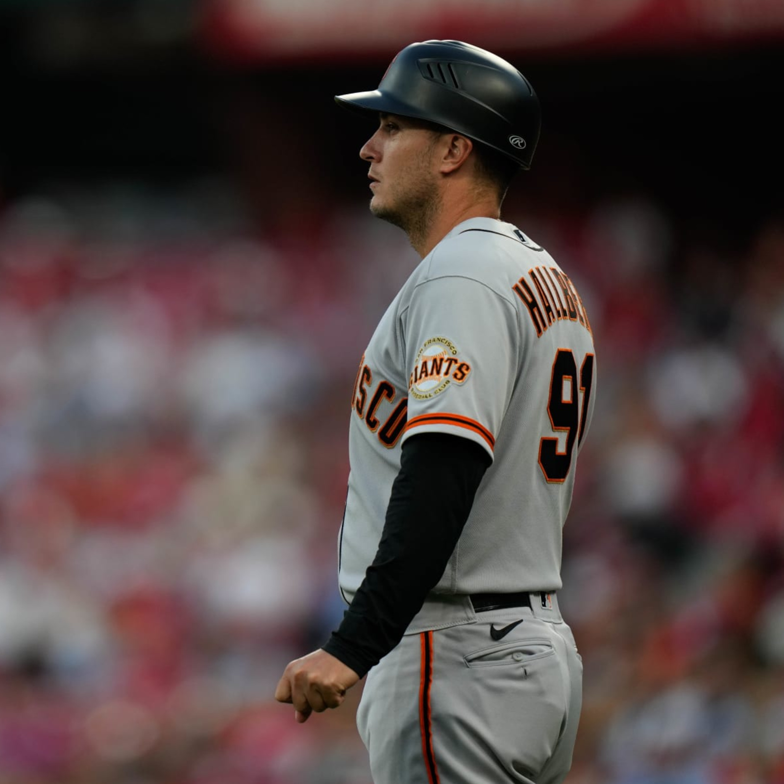 Giants third-base coach Mark Hallberg interviews for manager's job 