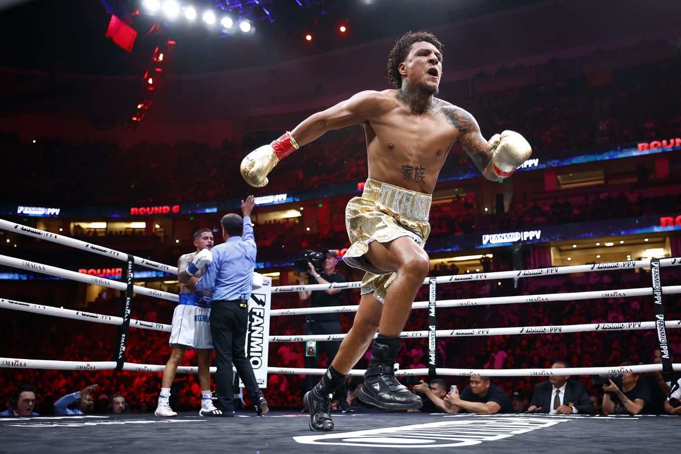 ANAHEIM, CALIFORNIA - JULY 06: Amado Vargas celebrates a knockout against Sean Garcia during round of their lightweights fight at Honda Center on July 06, 2024 in Anaheim, California. (Photo by Ronald Martinez/Getty Images)