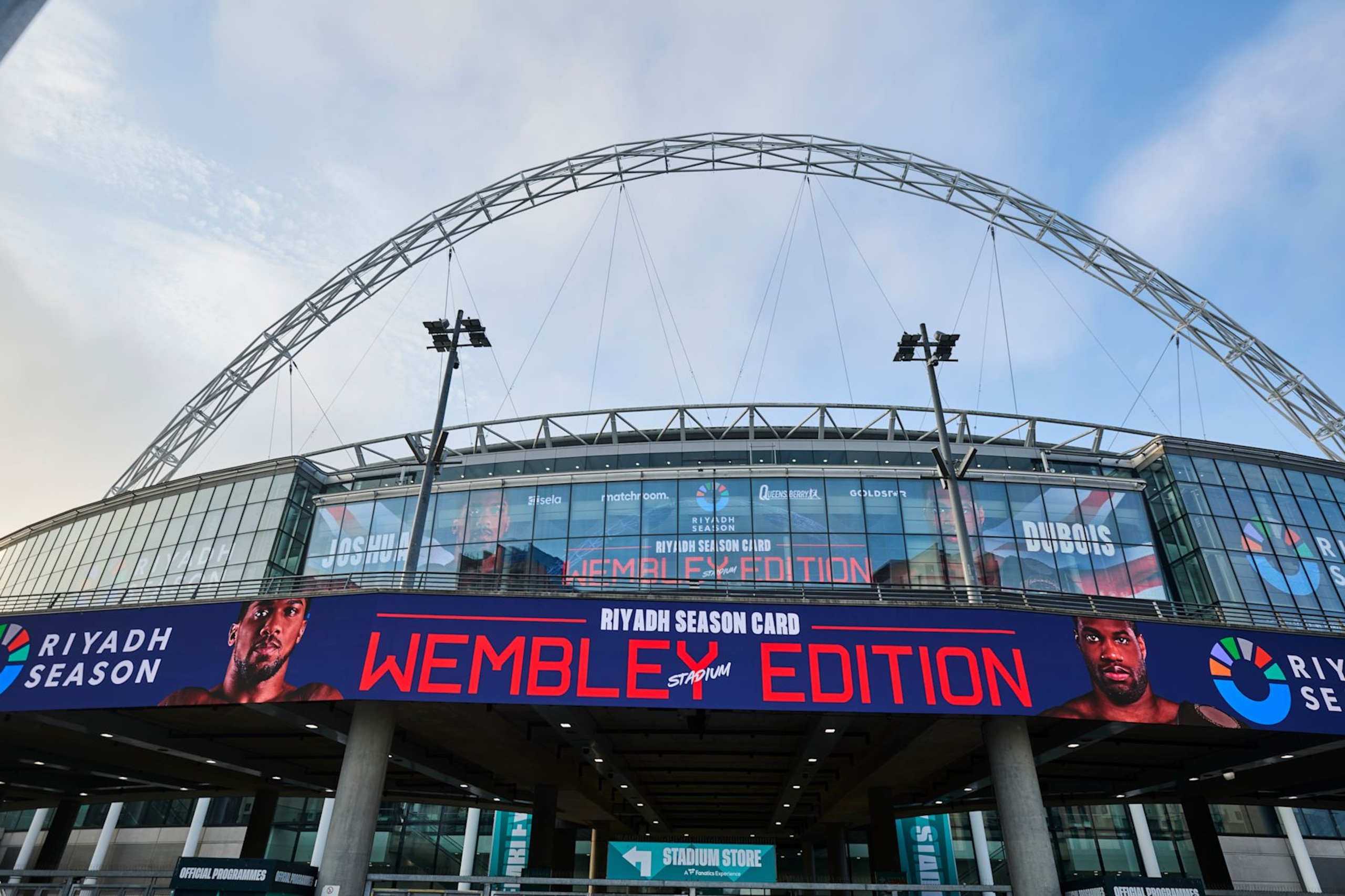 LONDON, ENGLAND - SEPTEMBER 21: General view outside before tonights Riyadh Season - Wembley Edition card, at Wembley Stadium on September 21, 2024 in London, England. (Photo by Mark Robinson/Matchroom Boxing/Getty Images)