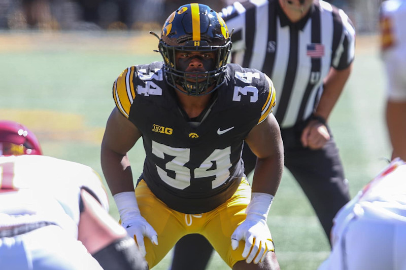 Iowa linebacker Jay Higgins