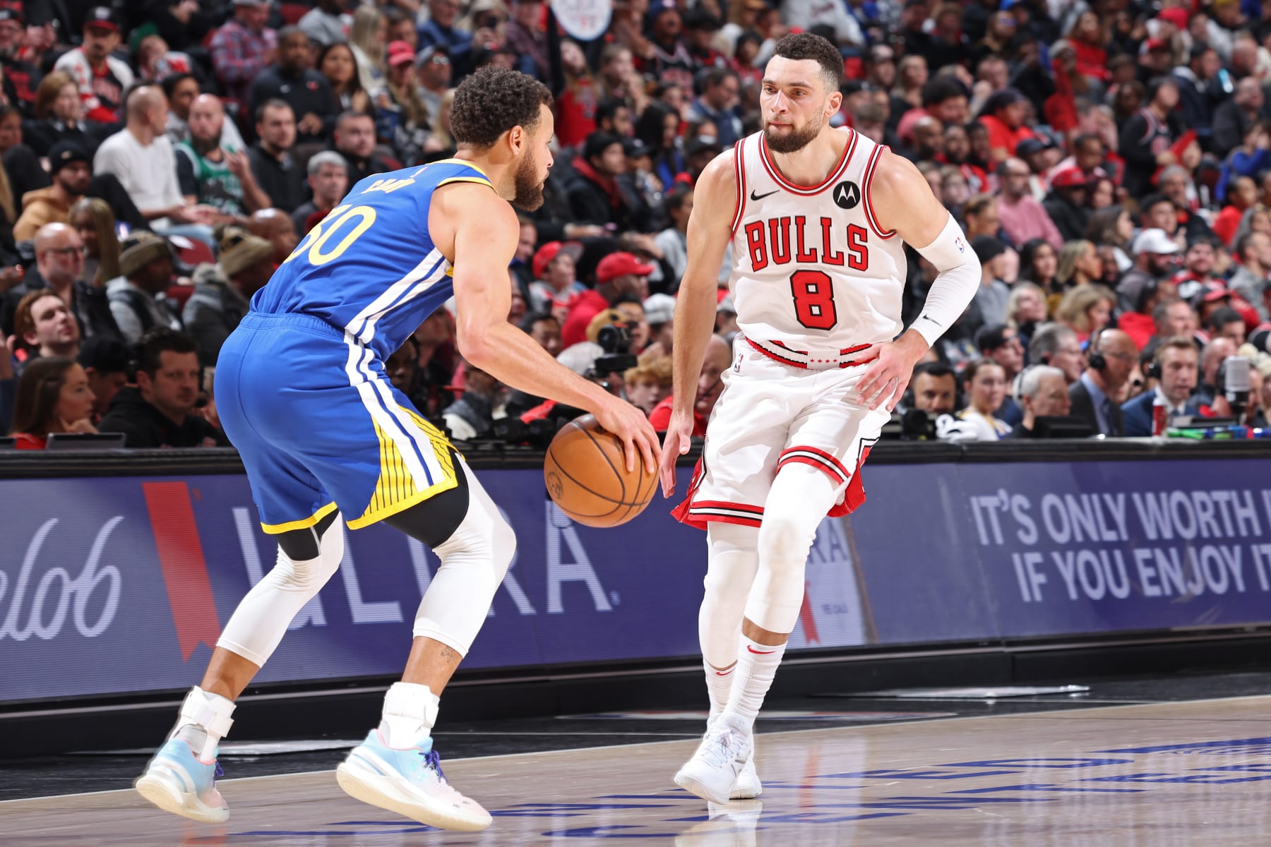 CHICAGO, IL - JANUARY 12: Zach LaVine #8 of the Chicago Bulls plays defense during the game against the Golden State Warriors on January 12, 2024 at United Center in Chicago, Illinois. NOTE TO USER: User expressly acknowledges and agrees that, by downloading and or using this photograph, User is consenting to the terms and conditions of the Getty Images License Agreement. Mandatory Copyright Notice: Copyright 2024 NBAE (Photo by Jeff Haynes/NBAE via Getty Images)