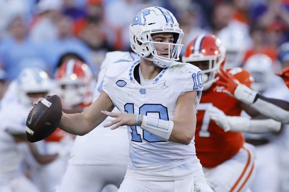 CLEMSON, SC - NOVEMBER 18: North Carolina Tar Heels quarterback Drake Maye (10) passes the ball during a college football game against the Clemson Tigers on November 18, 2023 at Memorial Stadium in Clemson, South Carolina. (Photo by Joe Robbins/Icon Sportswire via Getty Images)