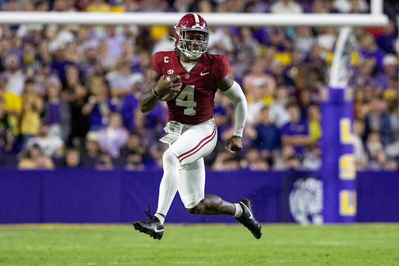 Alabama quarterback Jalen Miroe