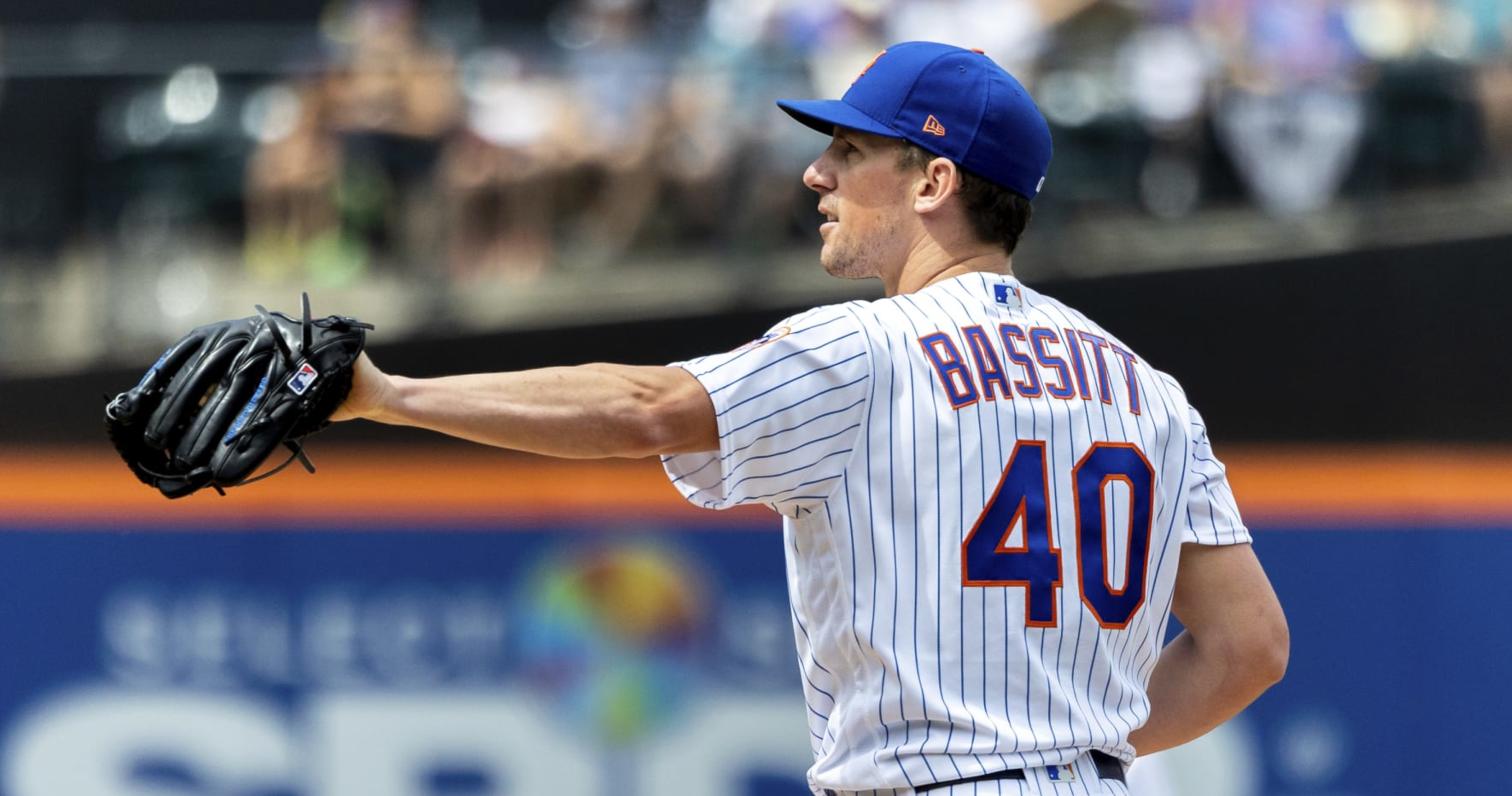 Chris Bassitt signing with Blue Jays on $63 million contract